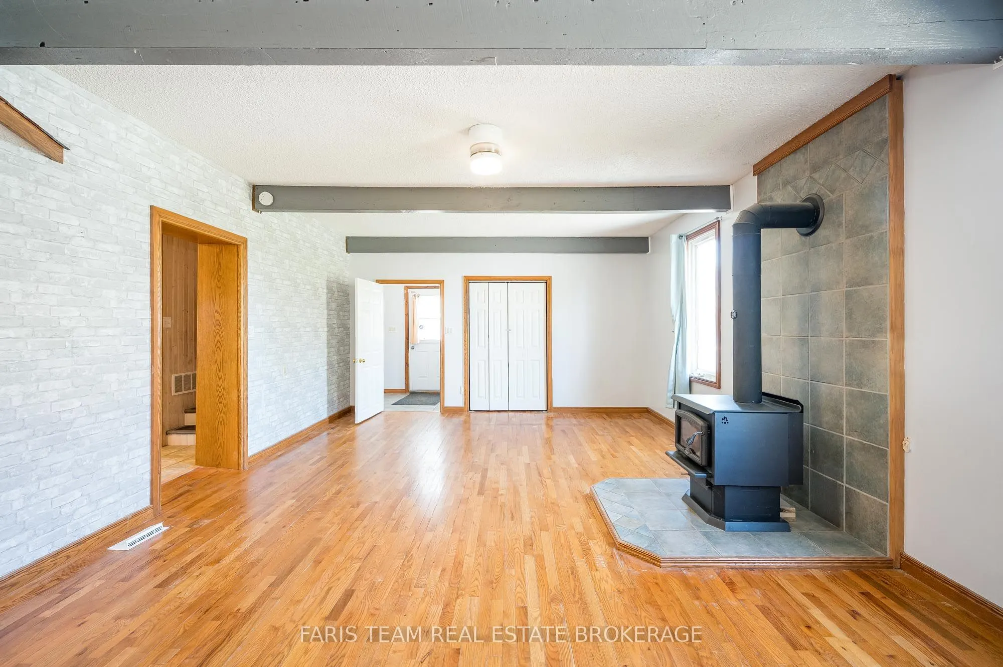 326 Lafontaine Road W