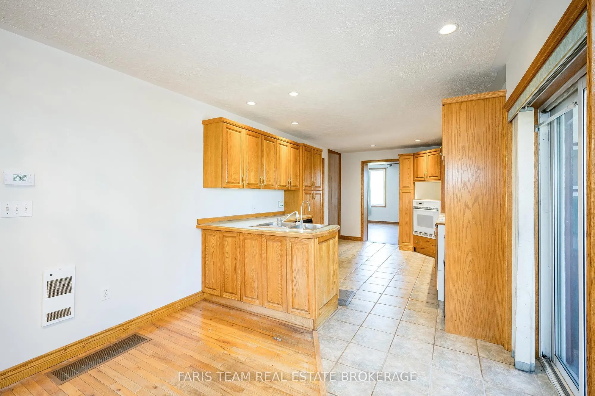326 Lafontaine Road W