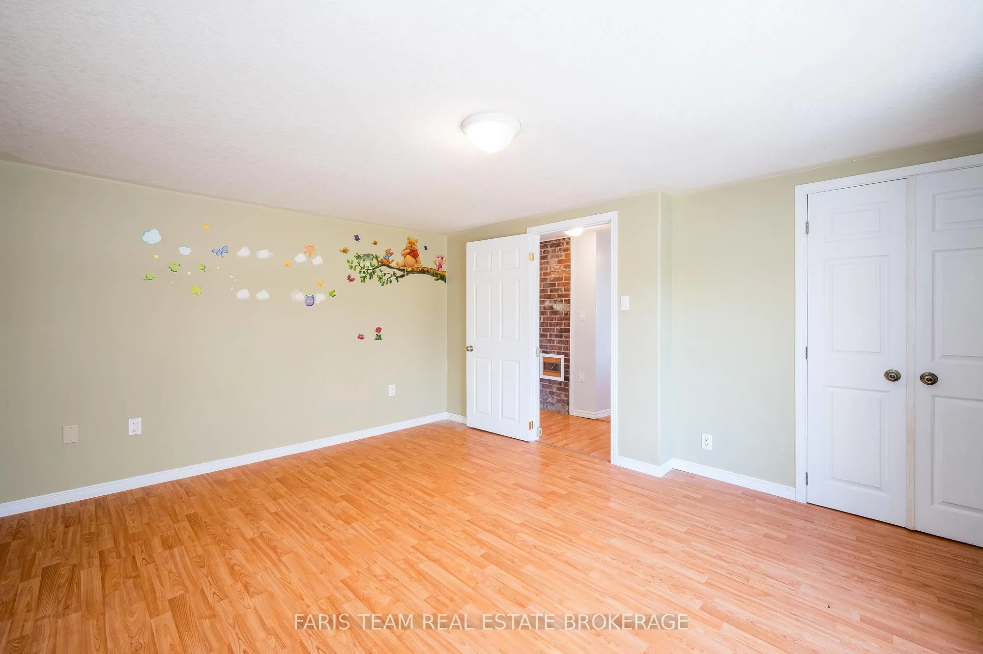 326 Lafontaine Road W