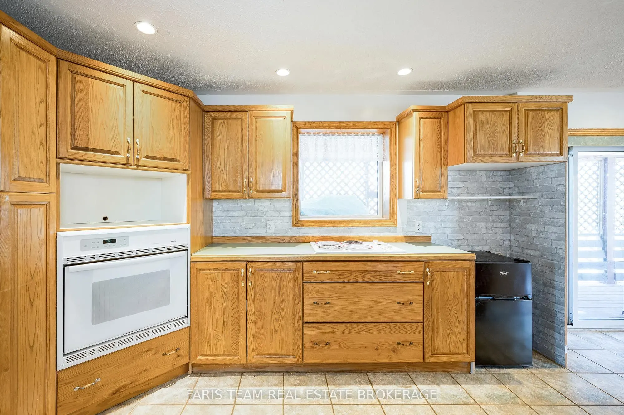 326 Lafontaine Road W
