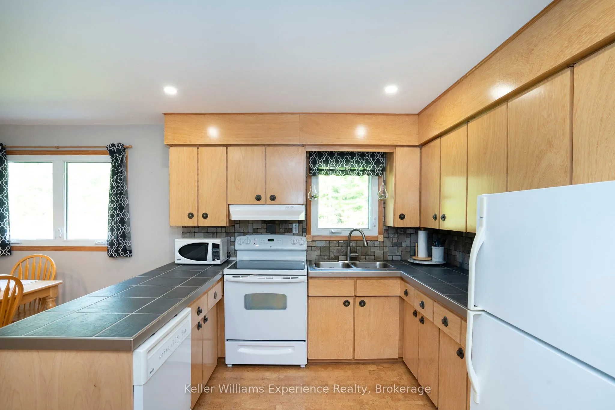 450 Concession 11 Road E