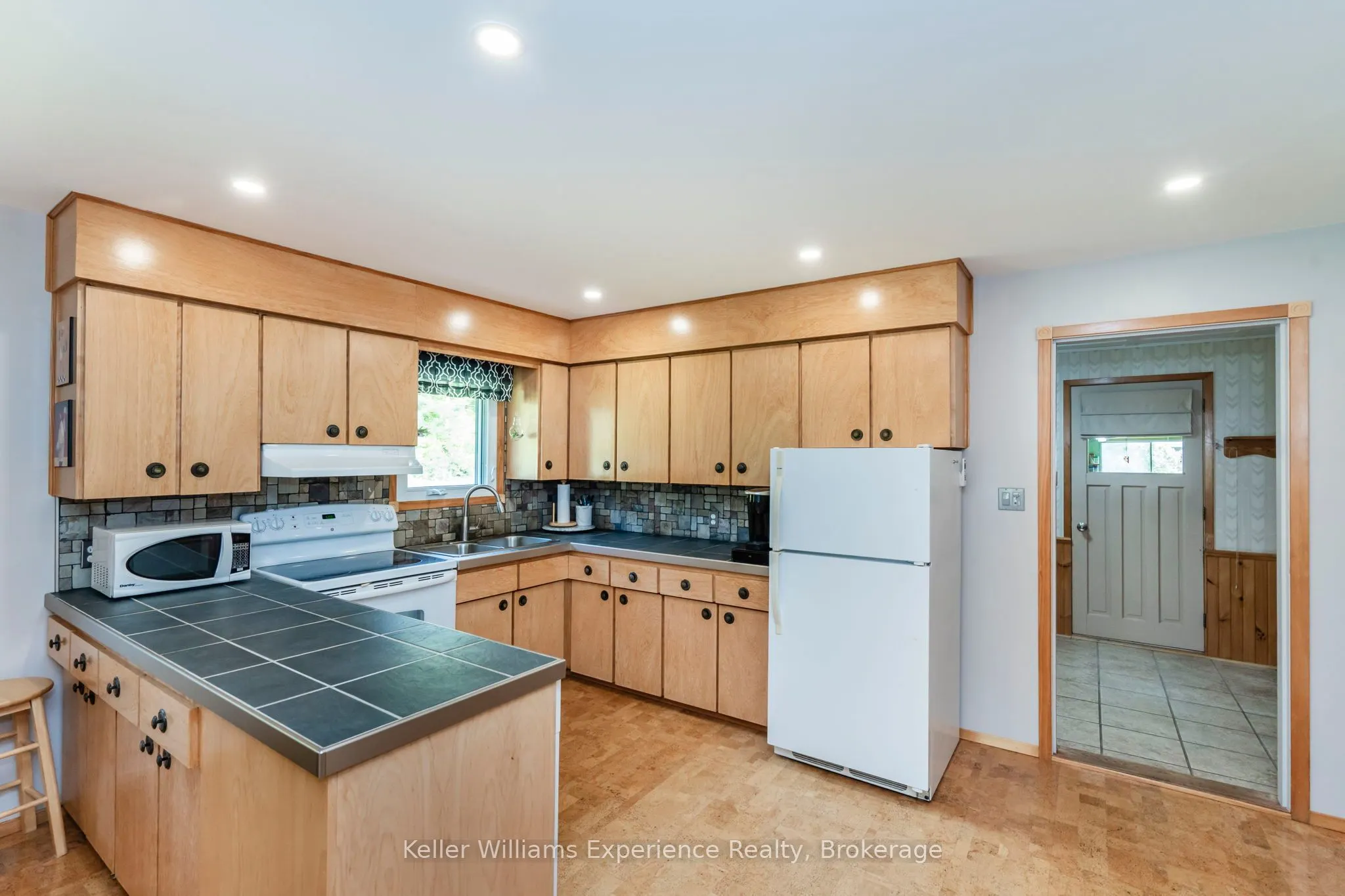 450 Concession 11 Road E