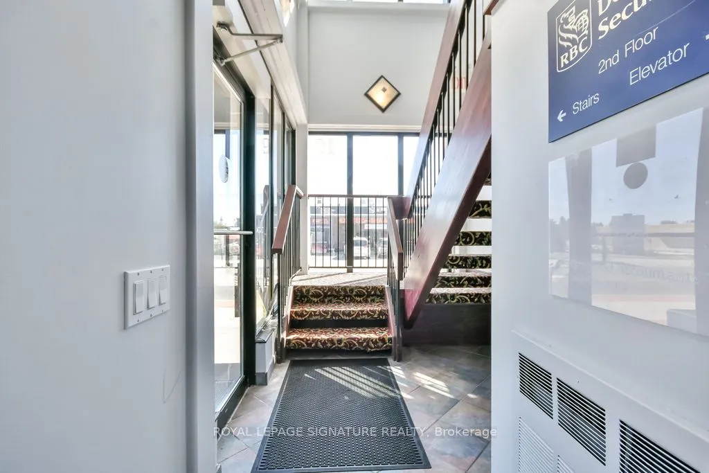 19 Front Street N, #202
