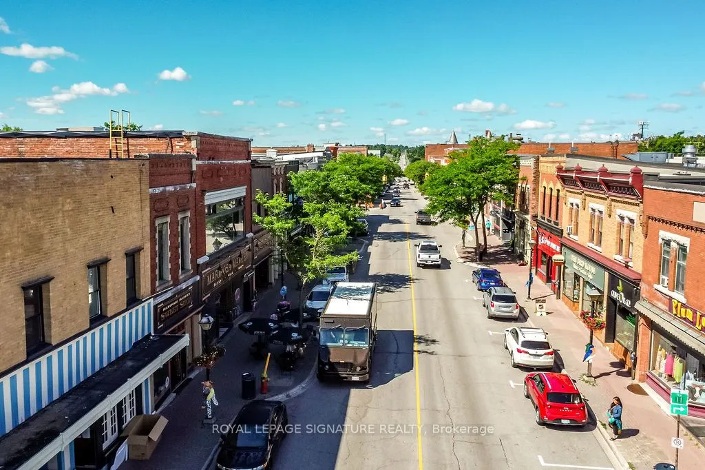 19 Front Street N, #202