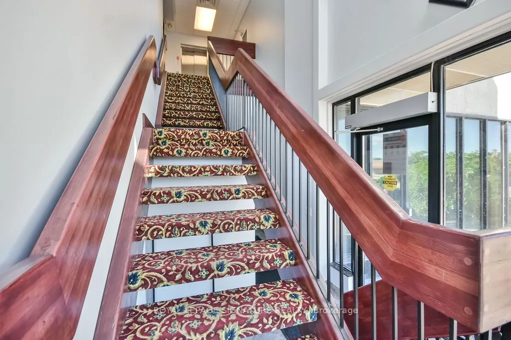 19 Front Street N, #202
