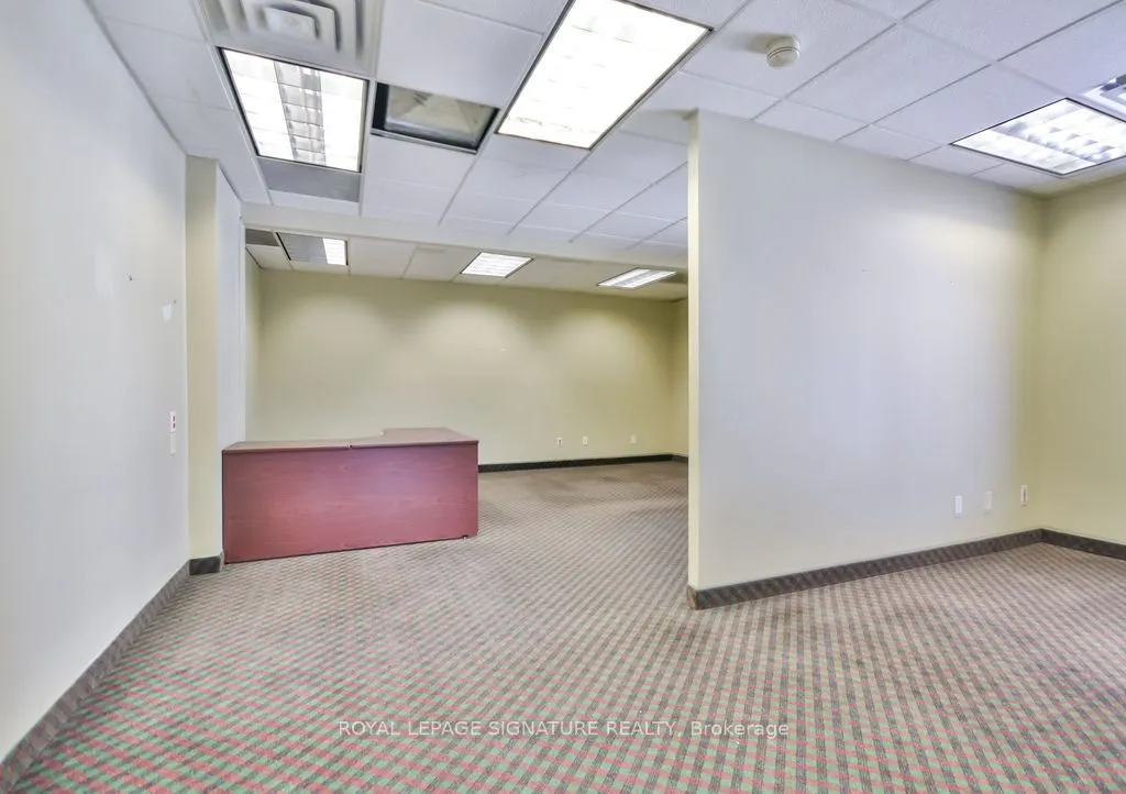 19 Front Street N, #202