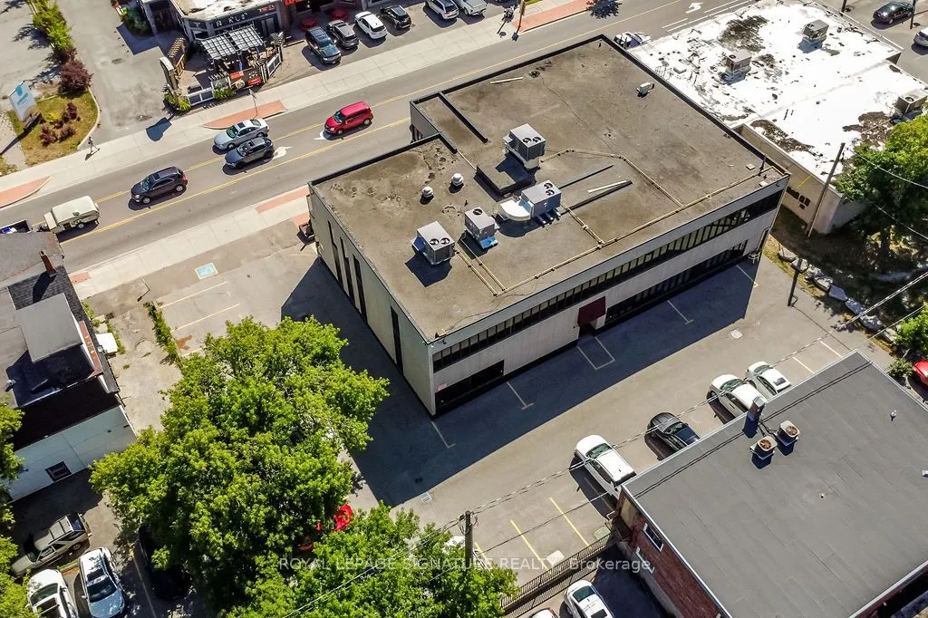 19 Front Street N, #202