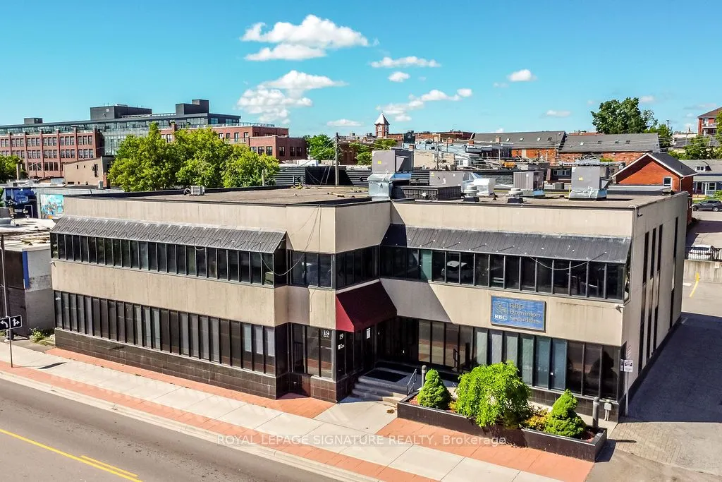 19 Front Street N, #202