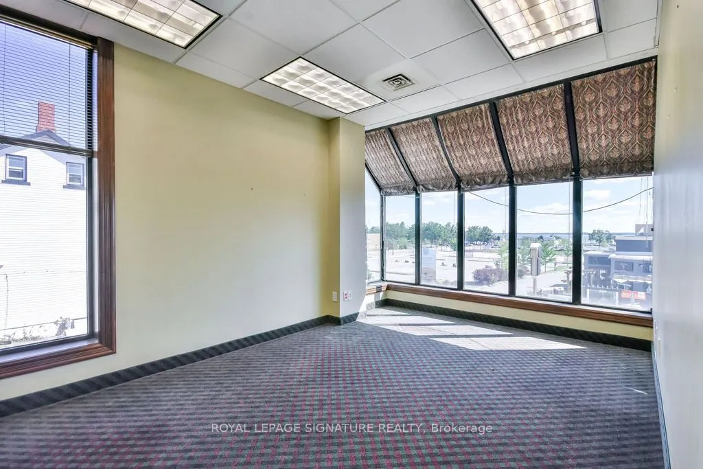 19 Front Street N, #202