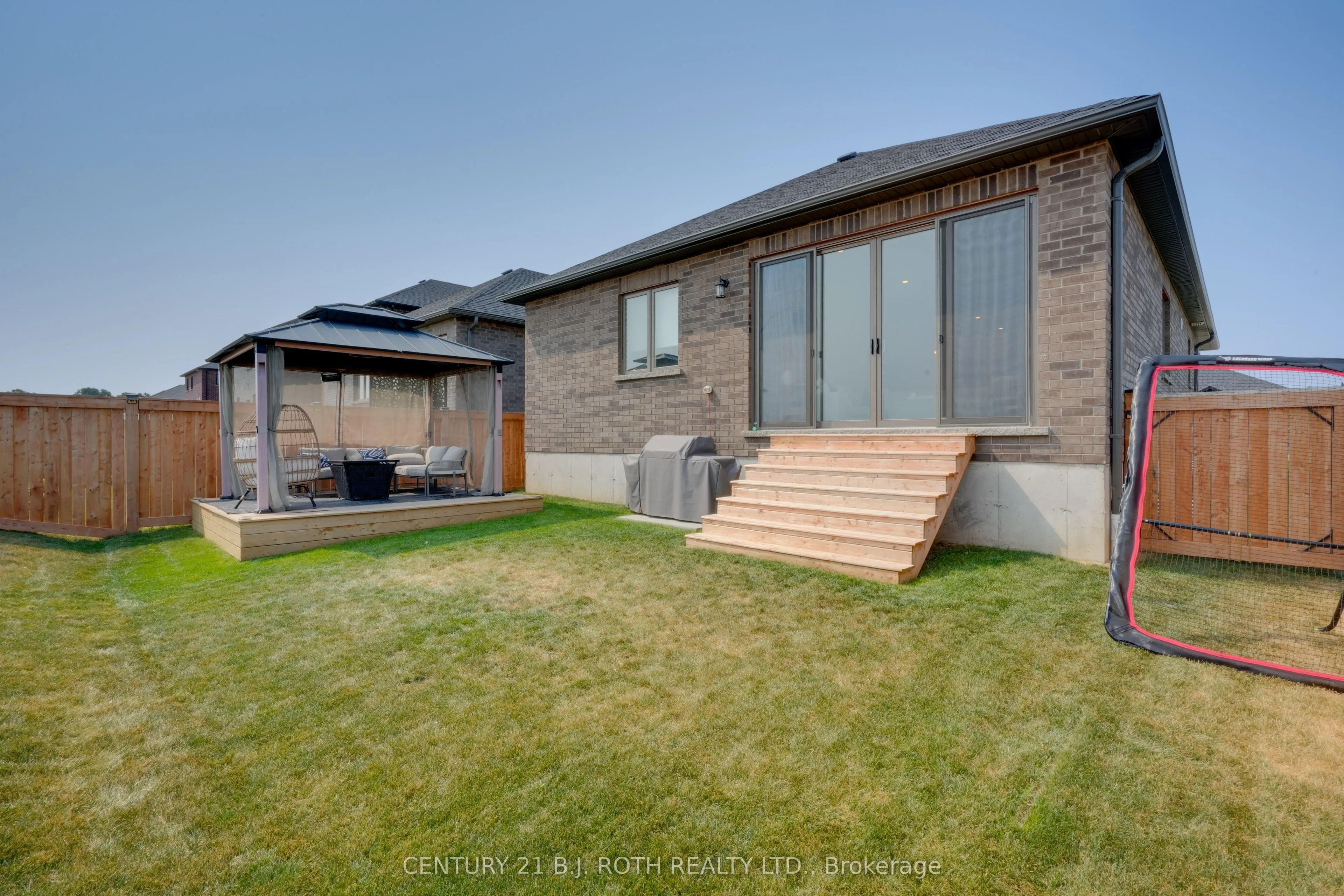 124 RITCHIE Crescent
