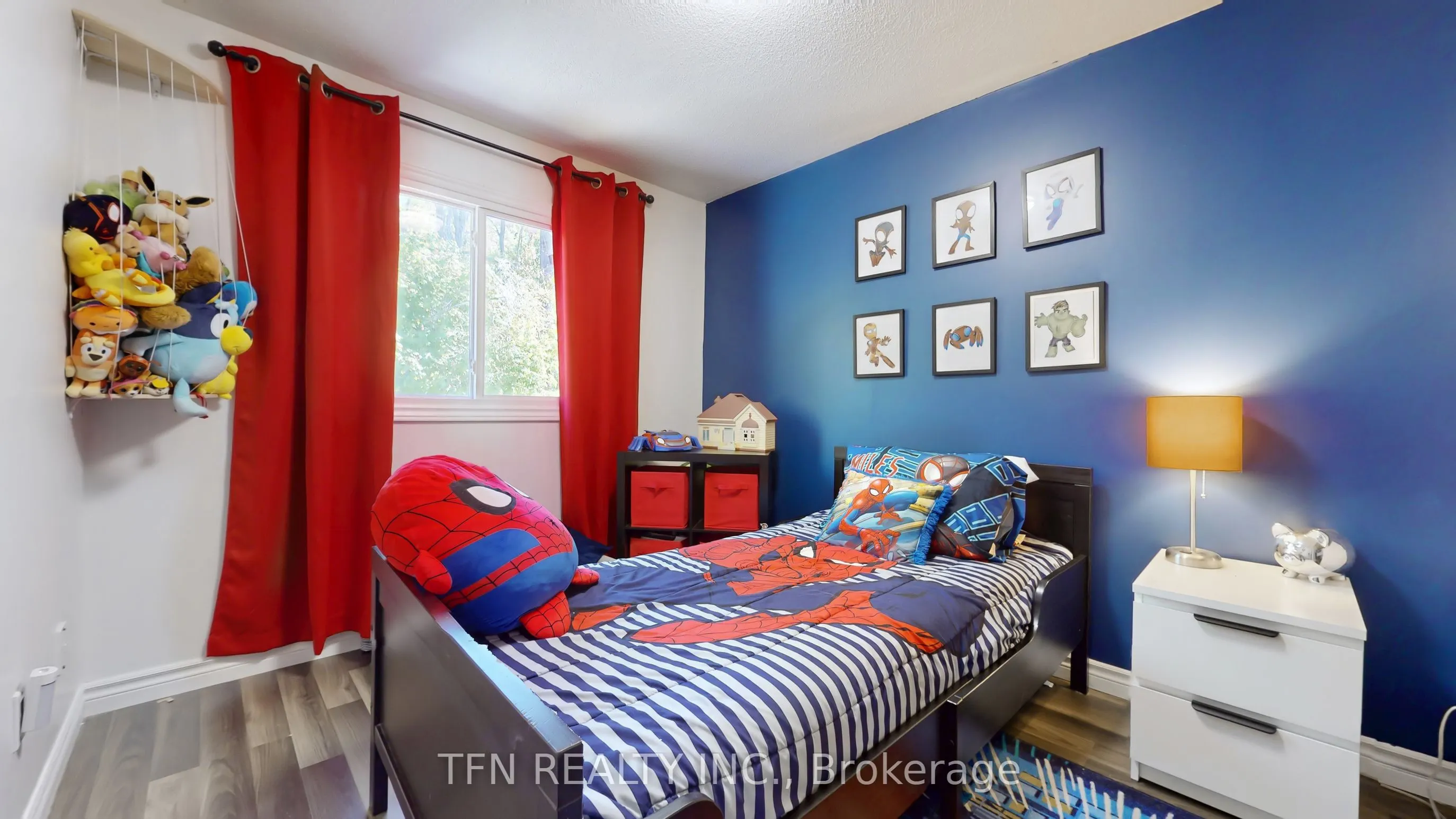 52 Adelaide Street, #32