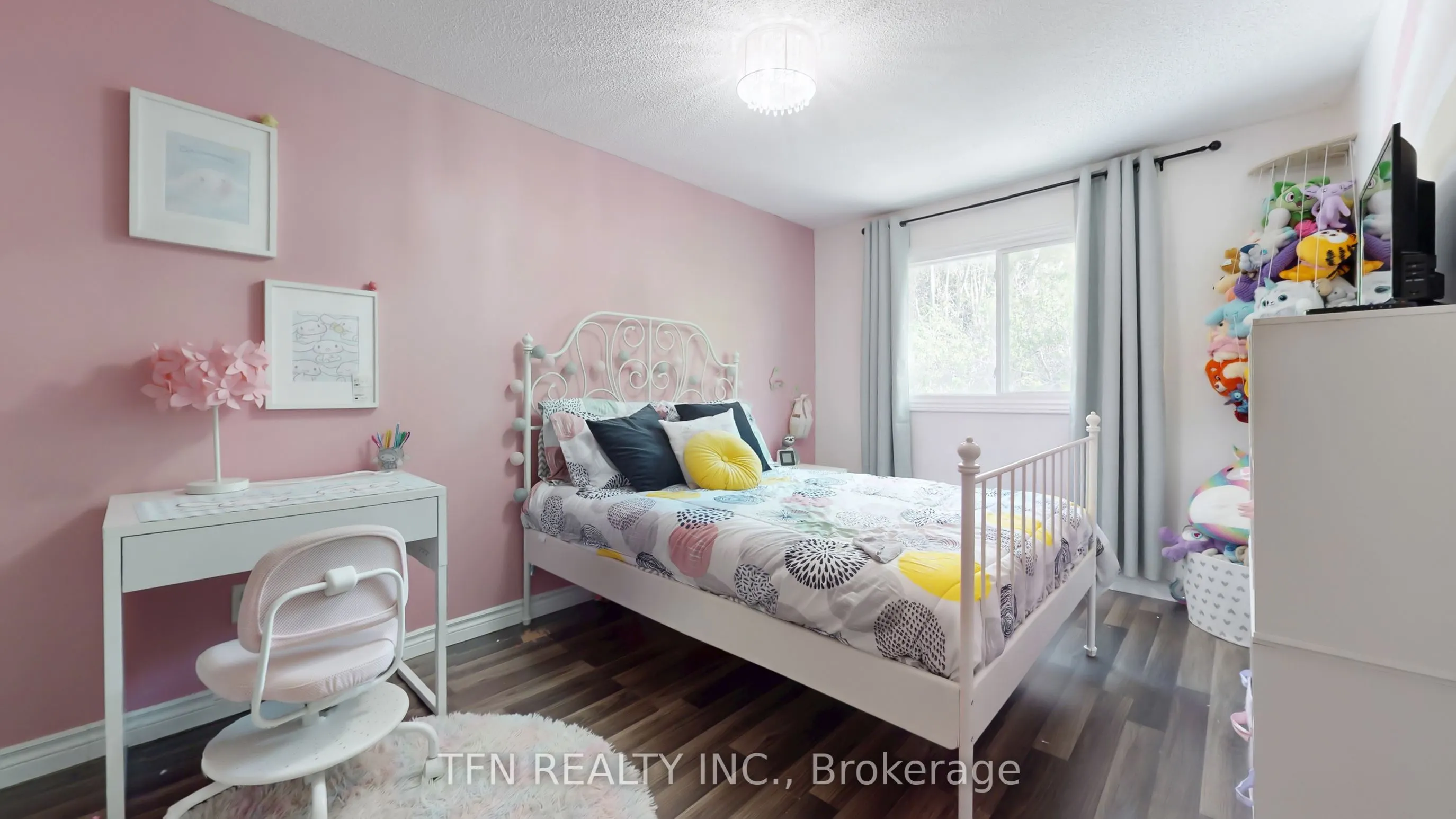 52 Adelaide Street, #32