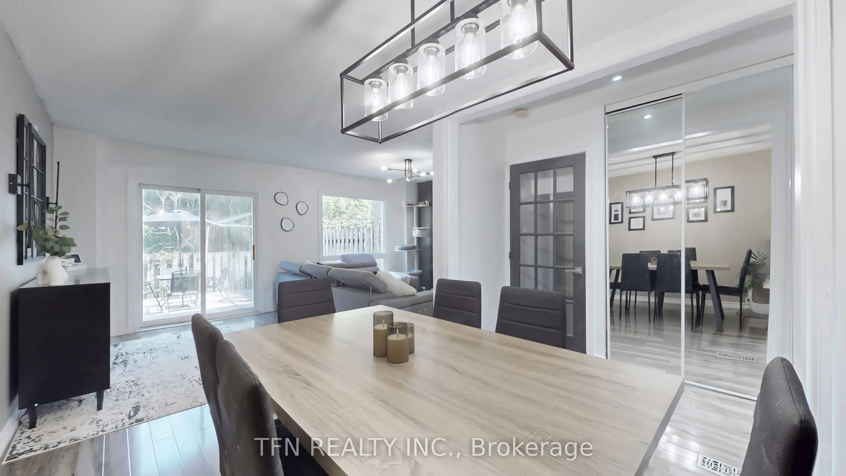 52 Adelaide Street, #32