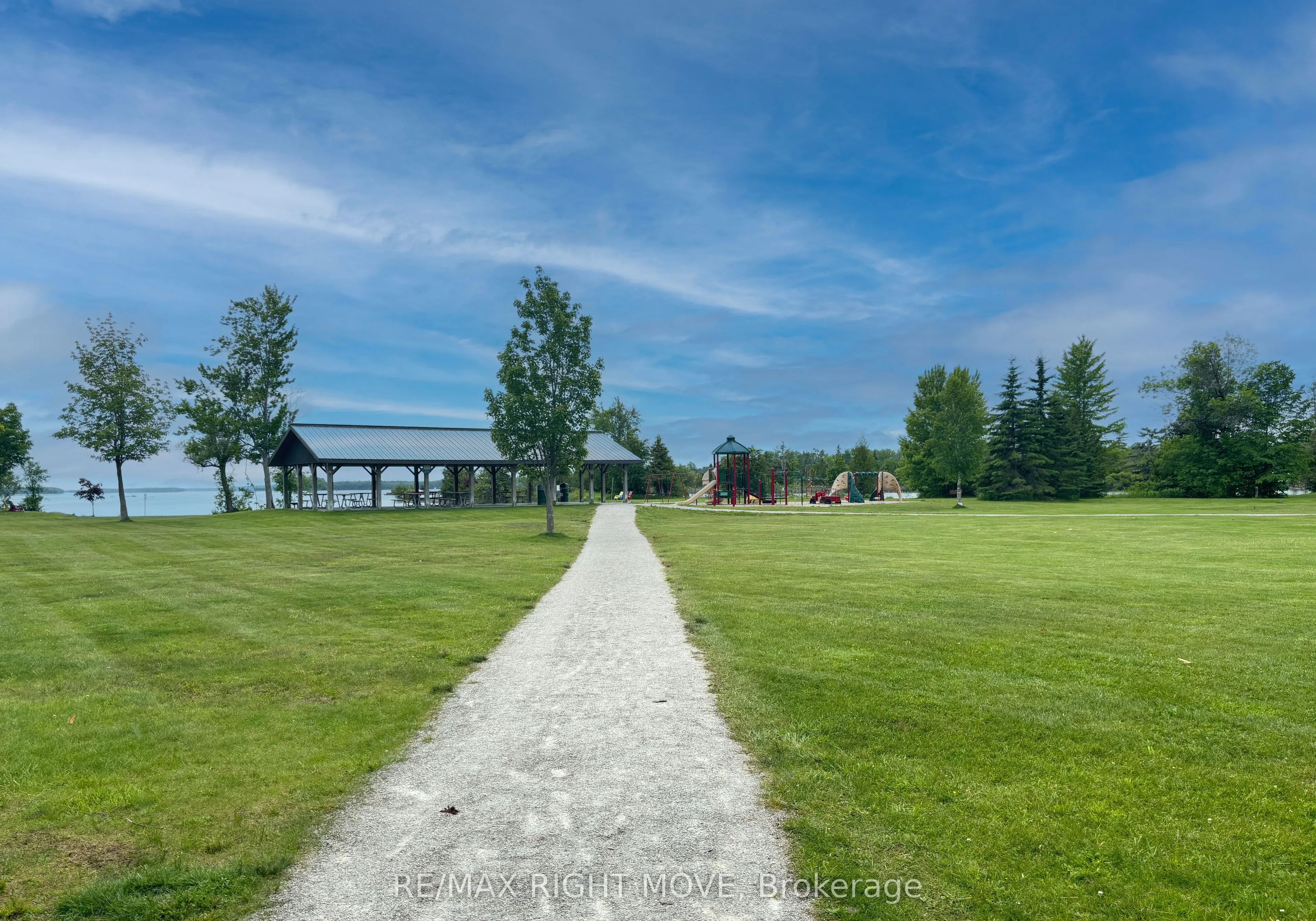 7682 Oak Point Road