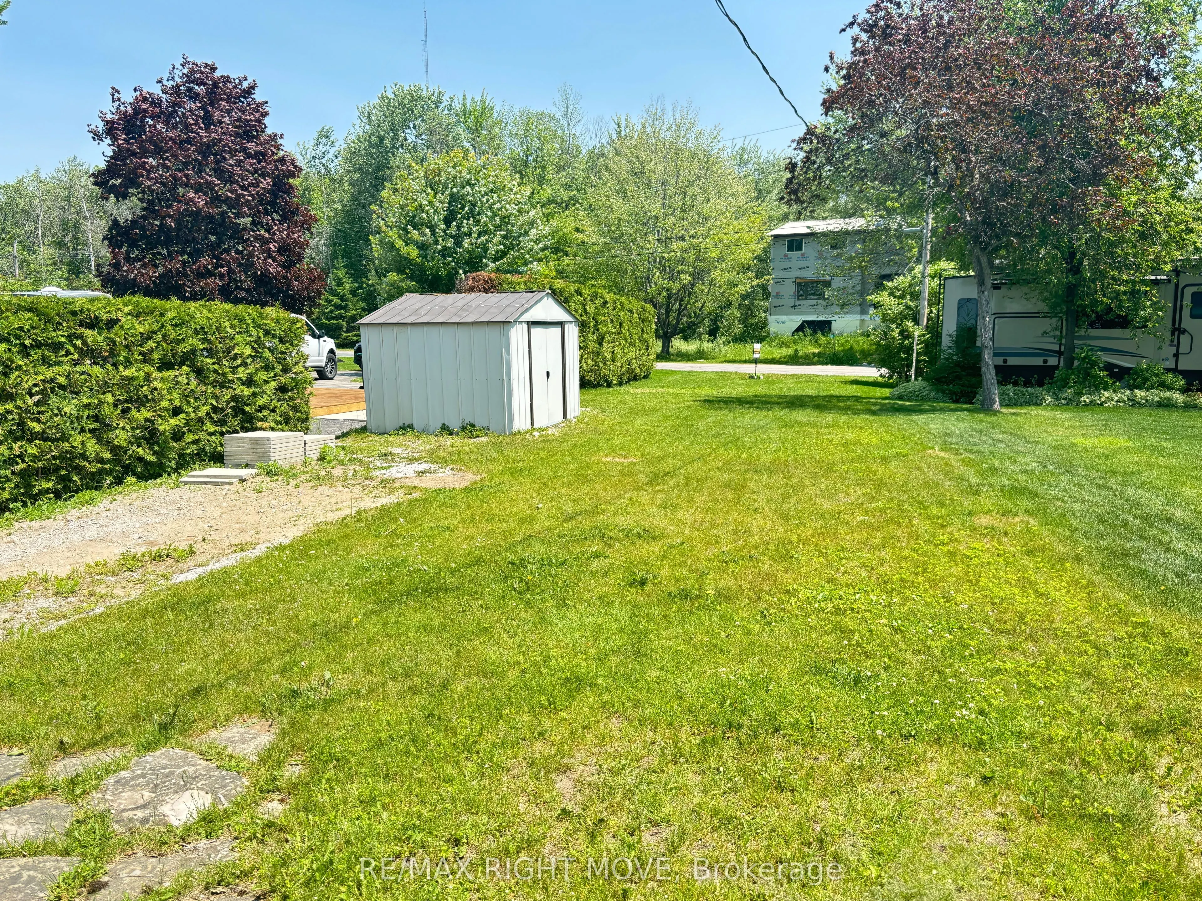 7682 Oak Point Road