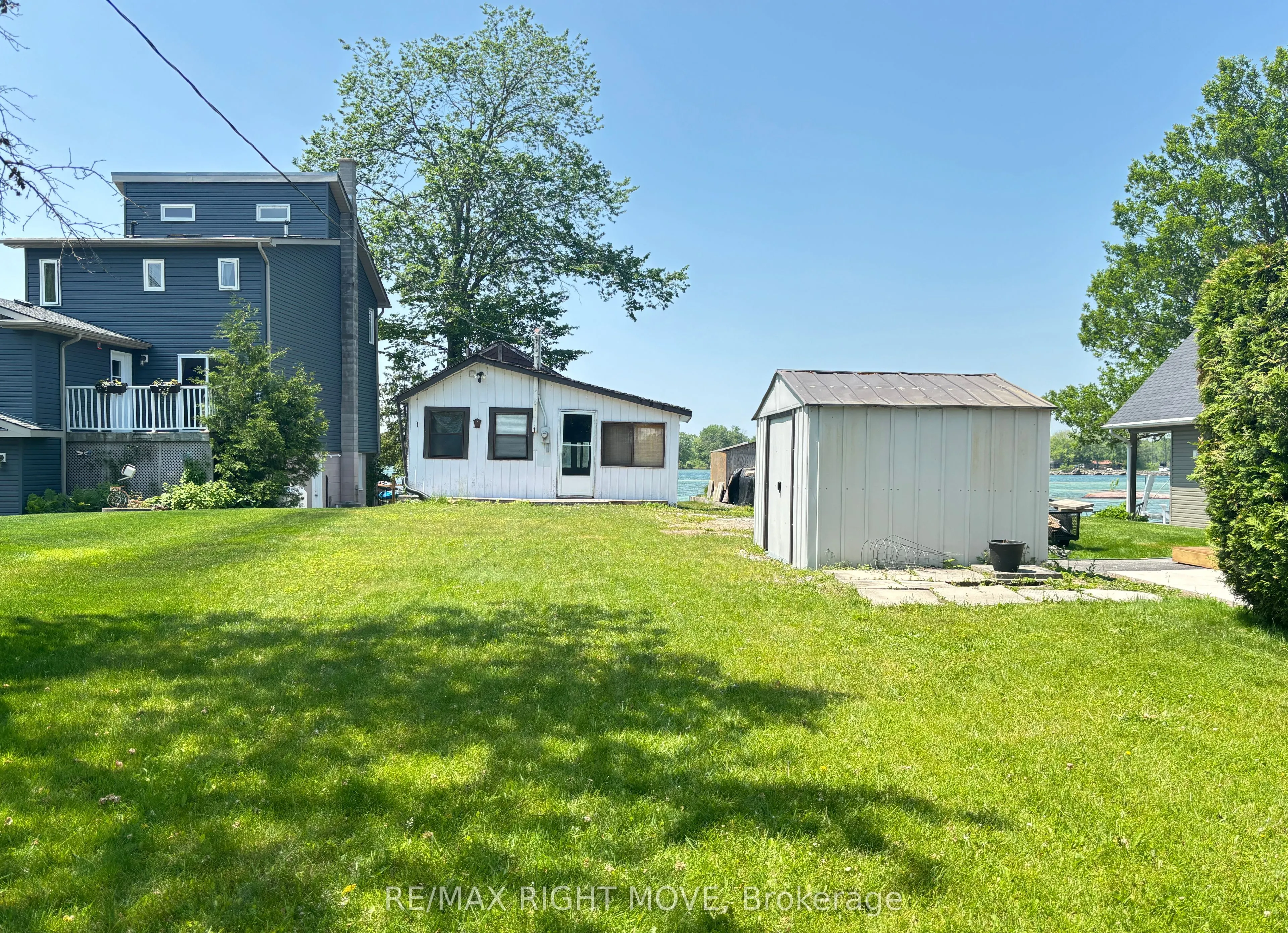 7682 Oak Point Road