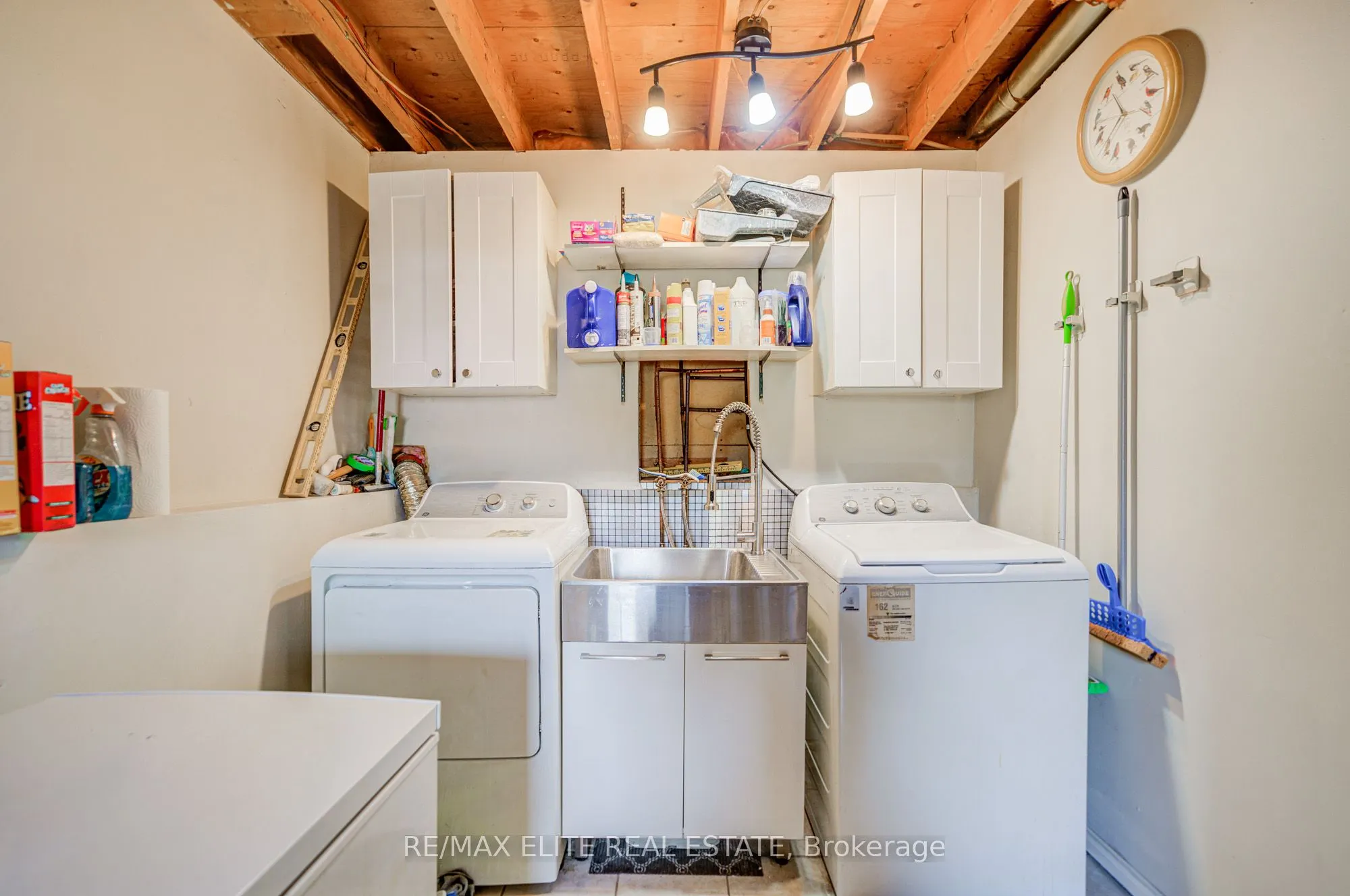 222 Country Lane