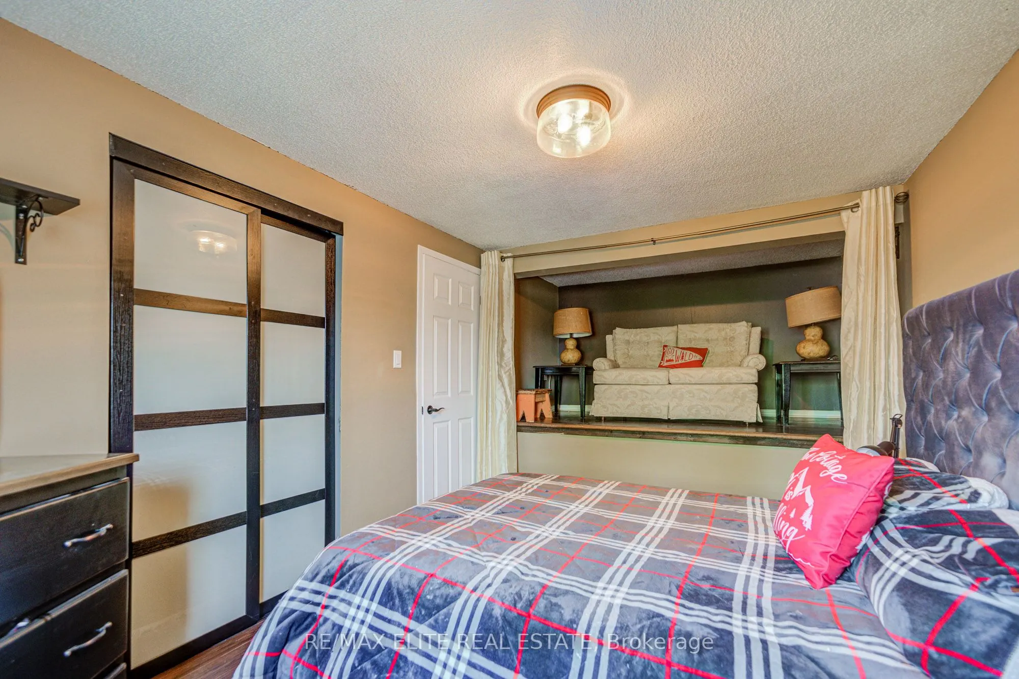 222 Country Lane