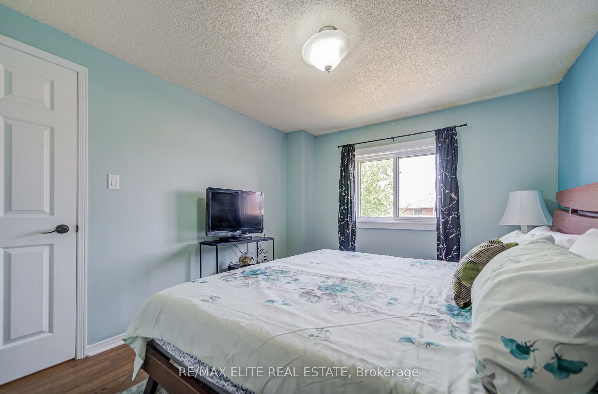 222 Country Lane