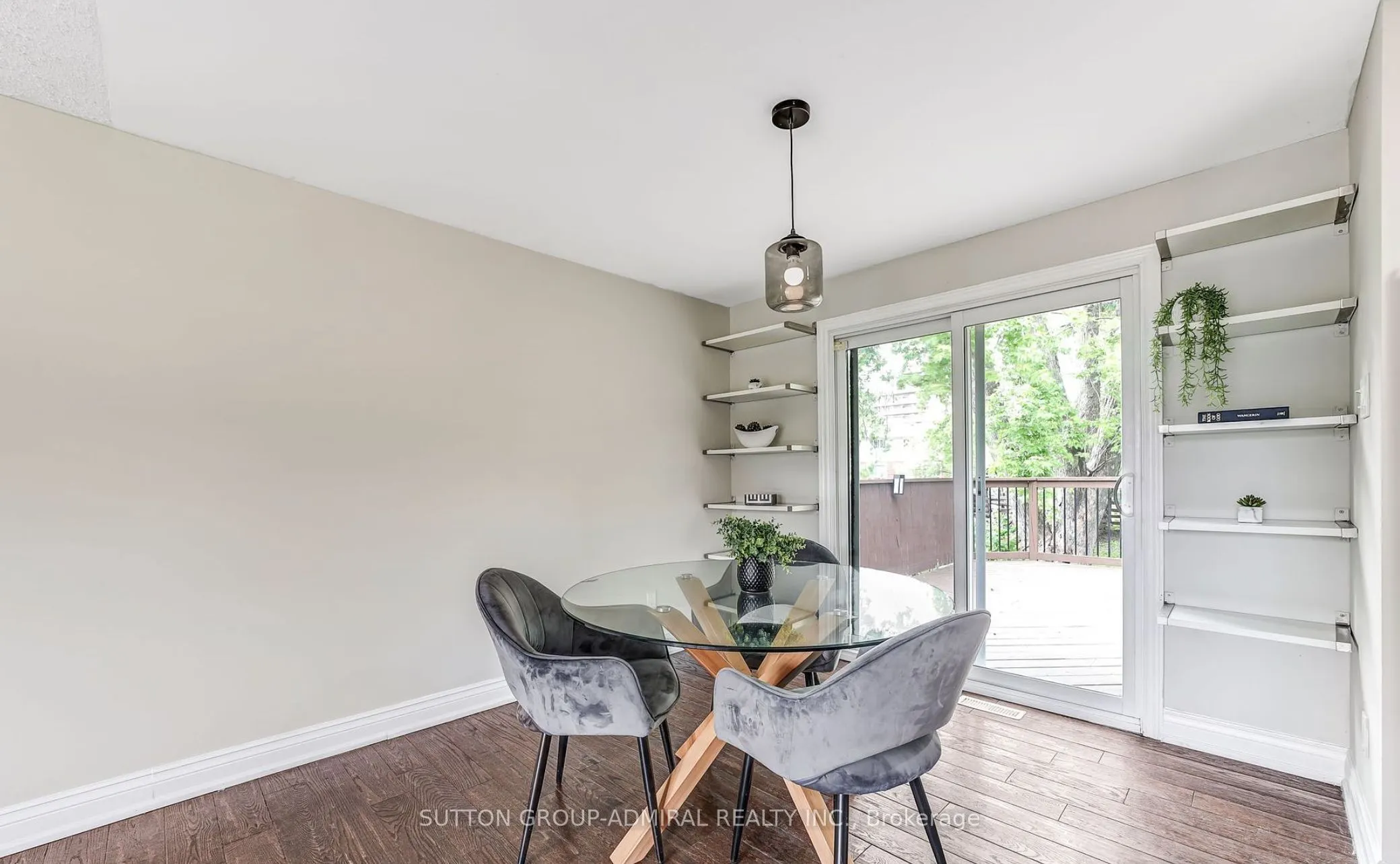 14 Chippawa (Main) Court