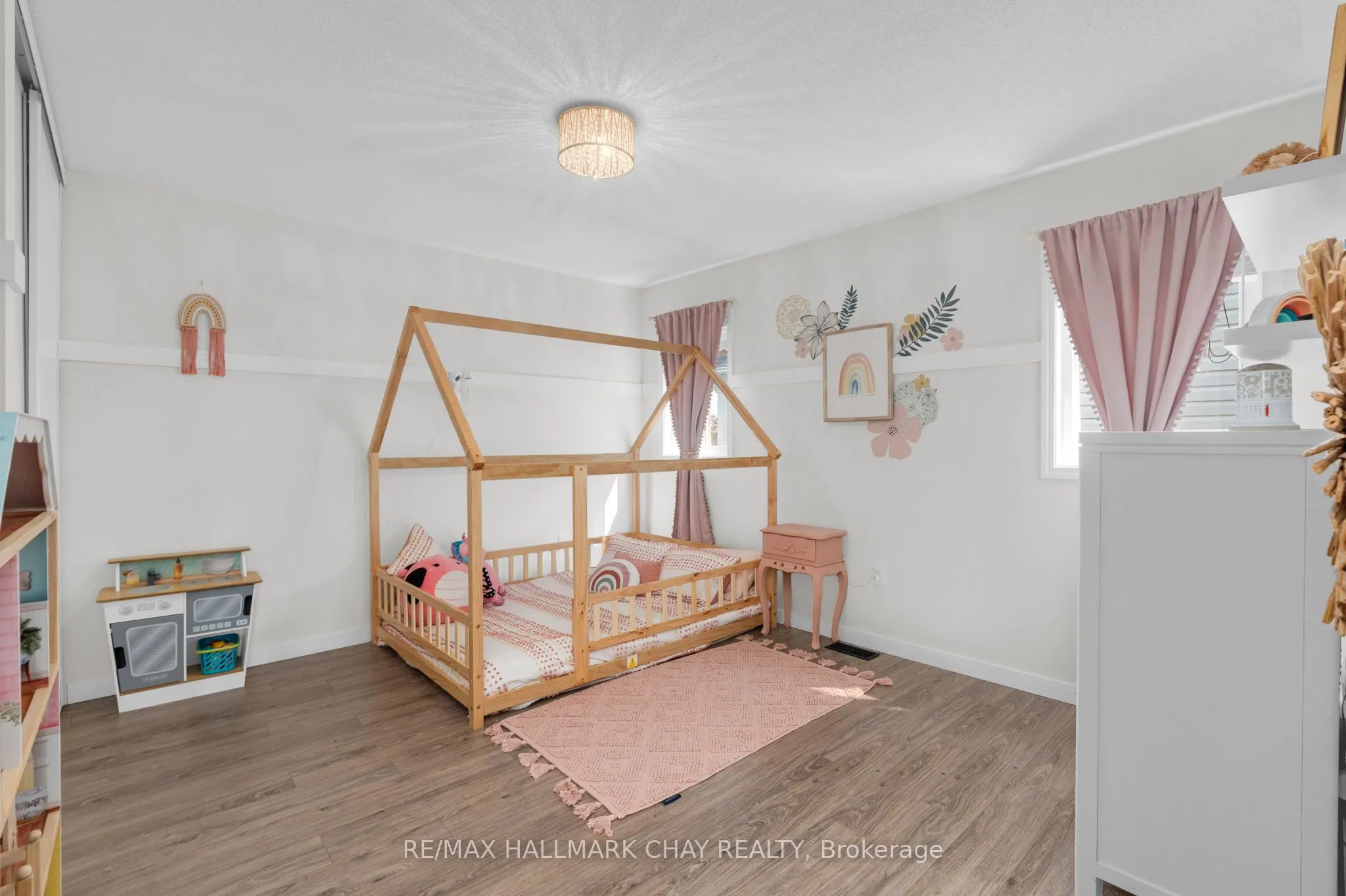 204 Forest Crescent