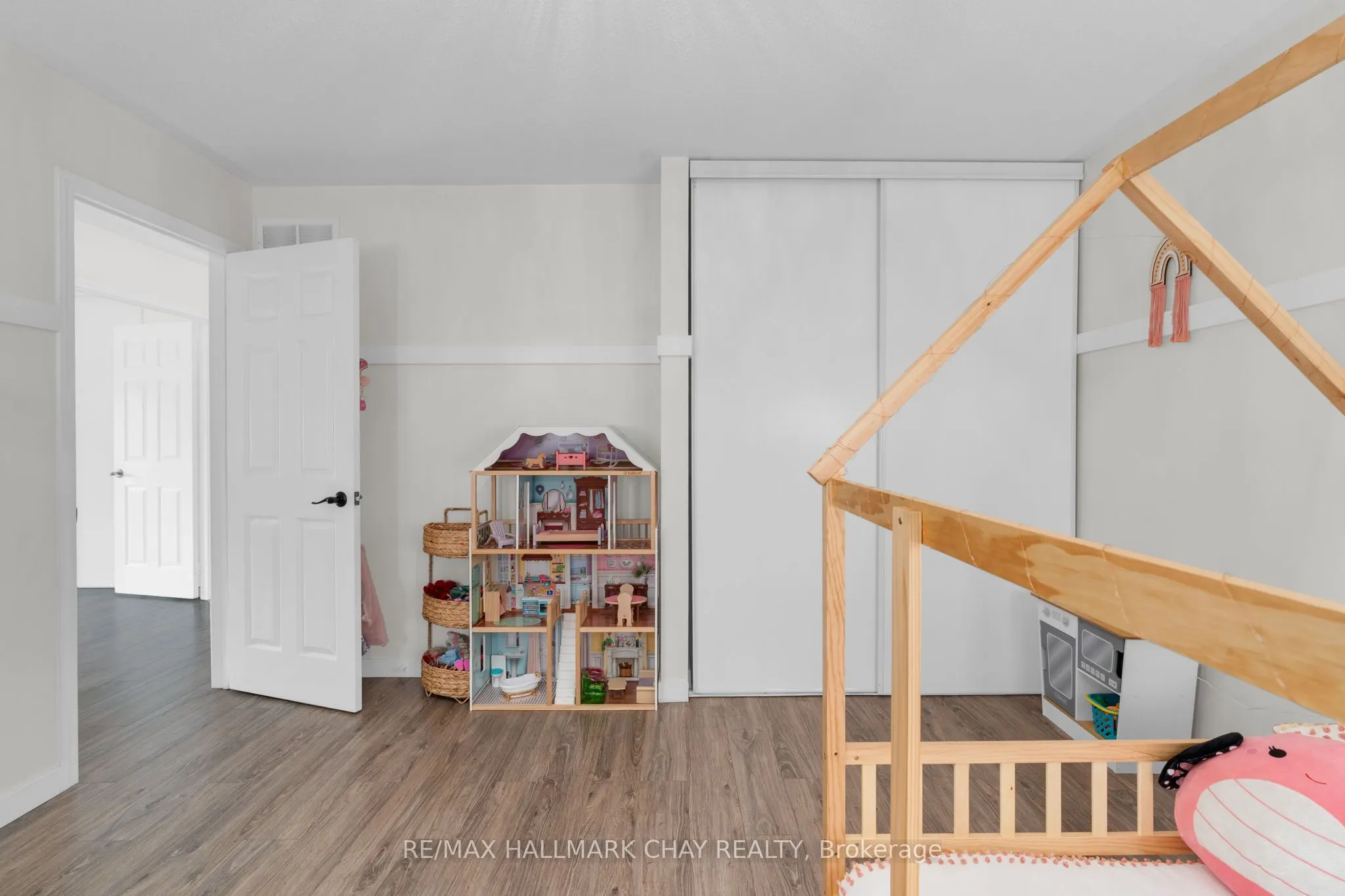 204 Forest Crescent
