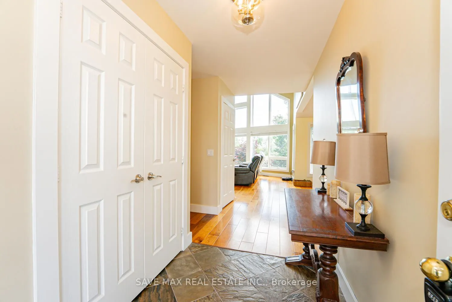 3786 Leo Crescent