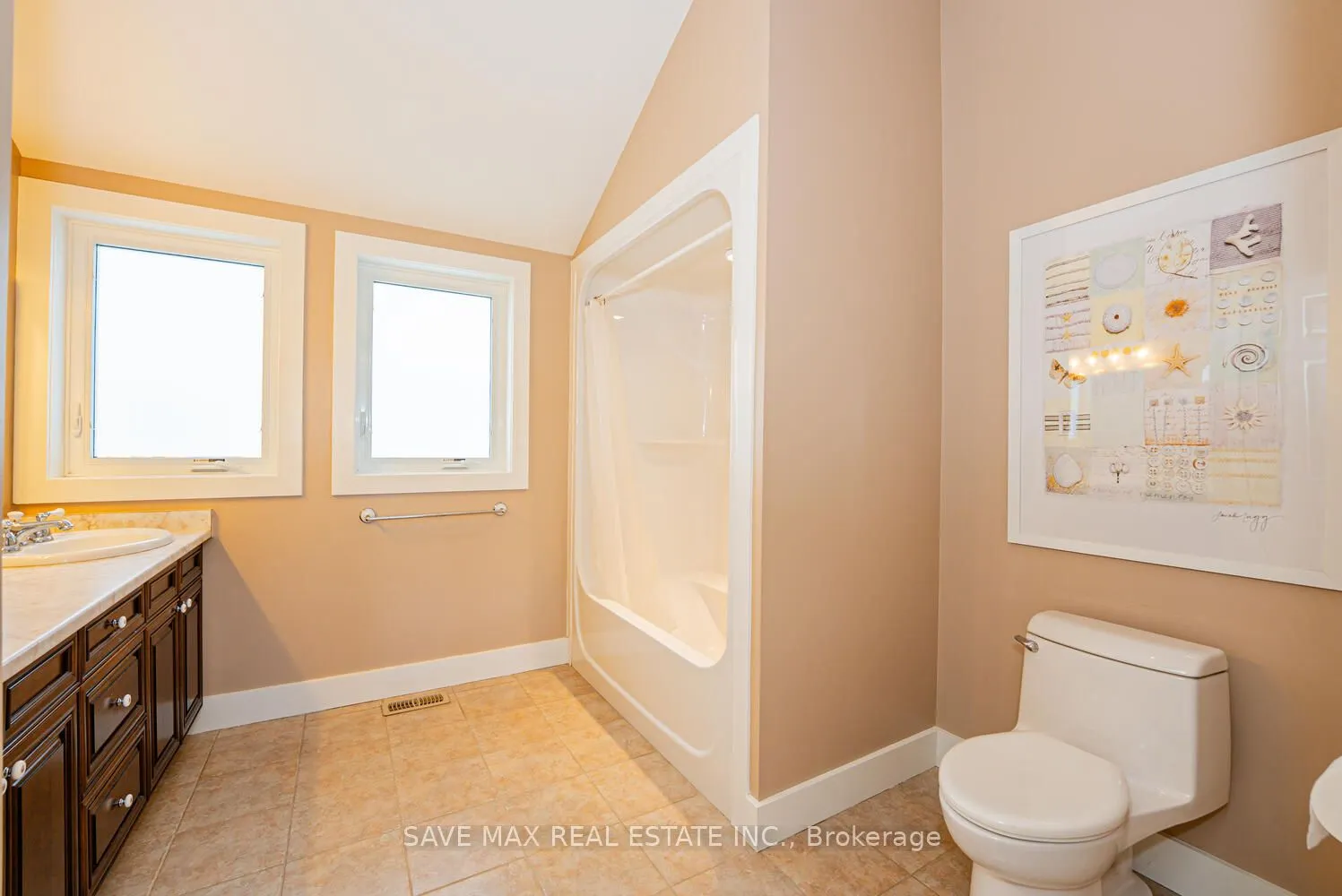 3786 Leo Crescent