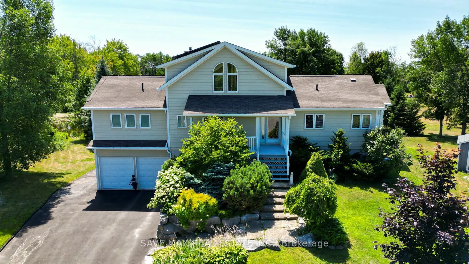 3786 Leo Crescent