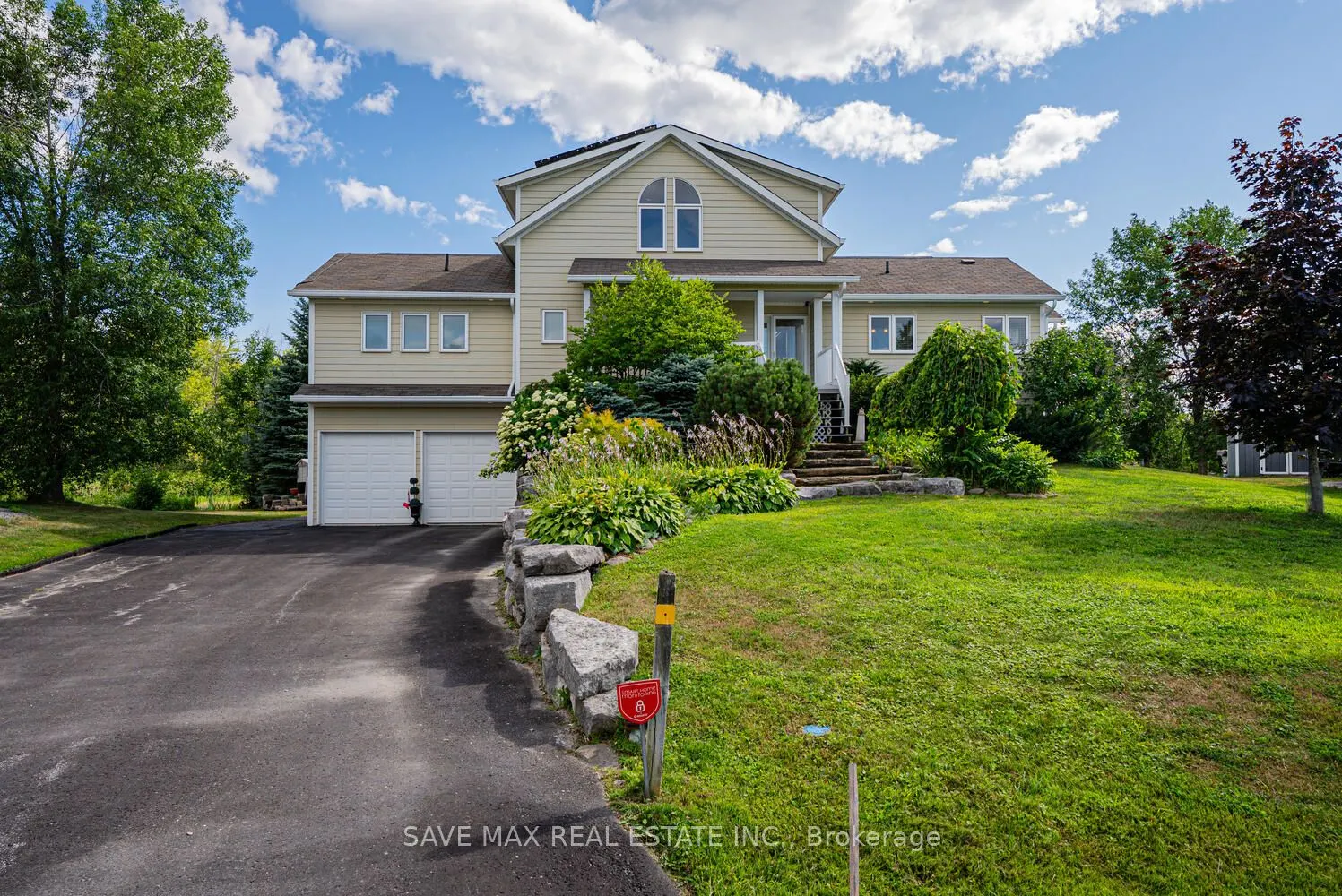 3786 Leo Crescent