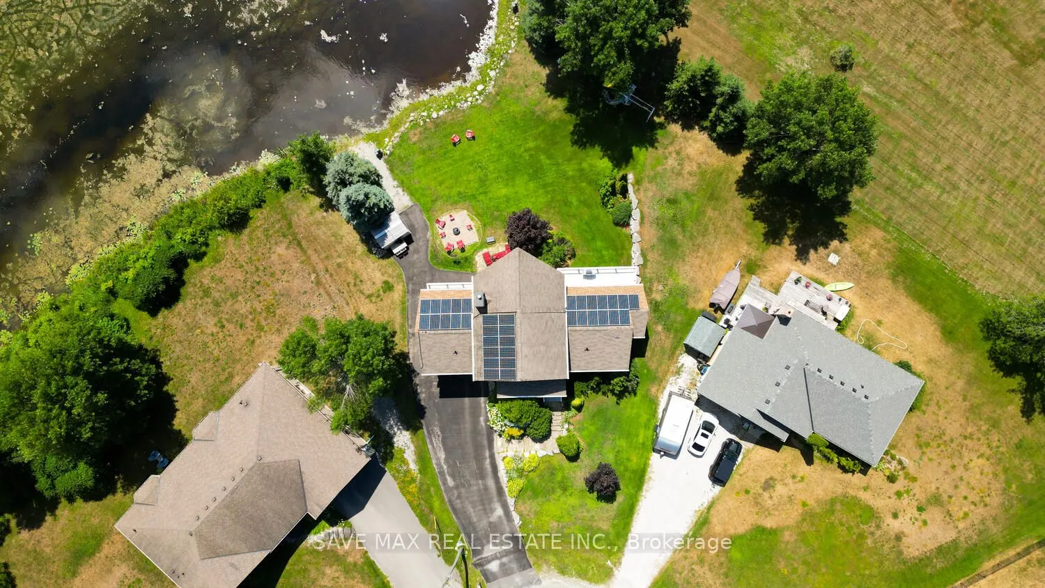 3786 Leo Crescent
