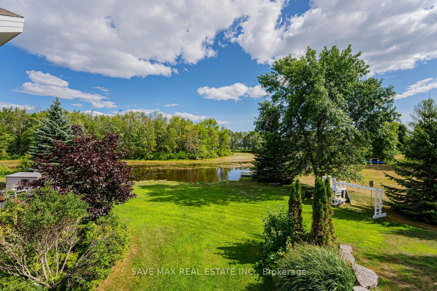 3786 Leo Crescent