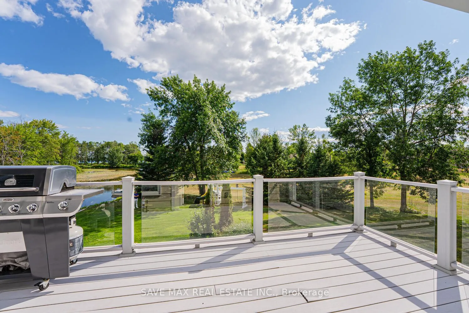3786 Leo Crescent