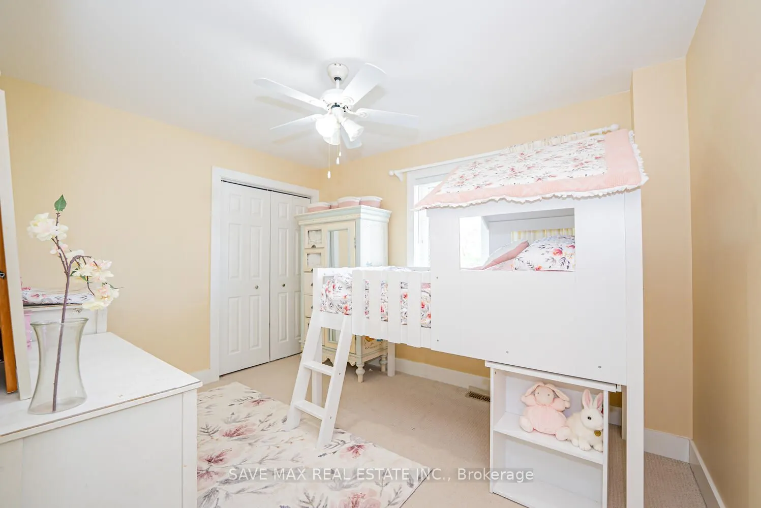 3786 Leo Crescent