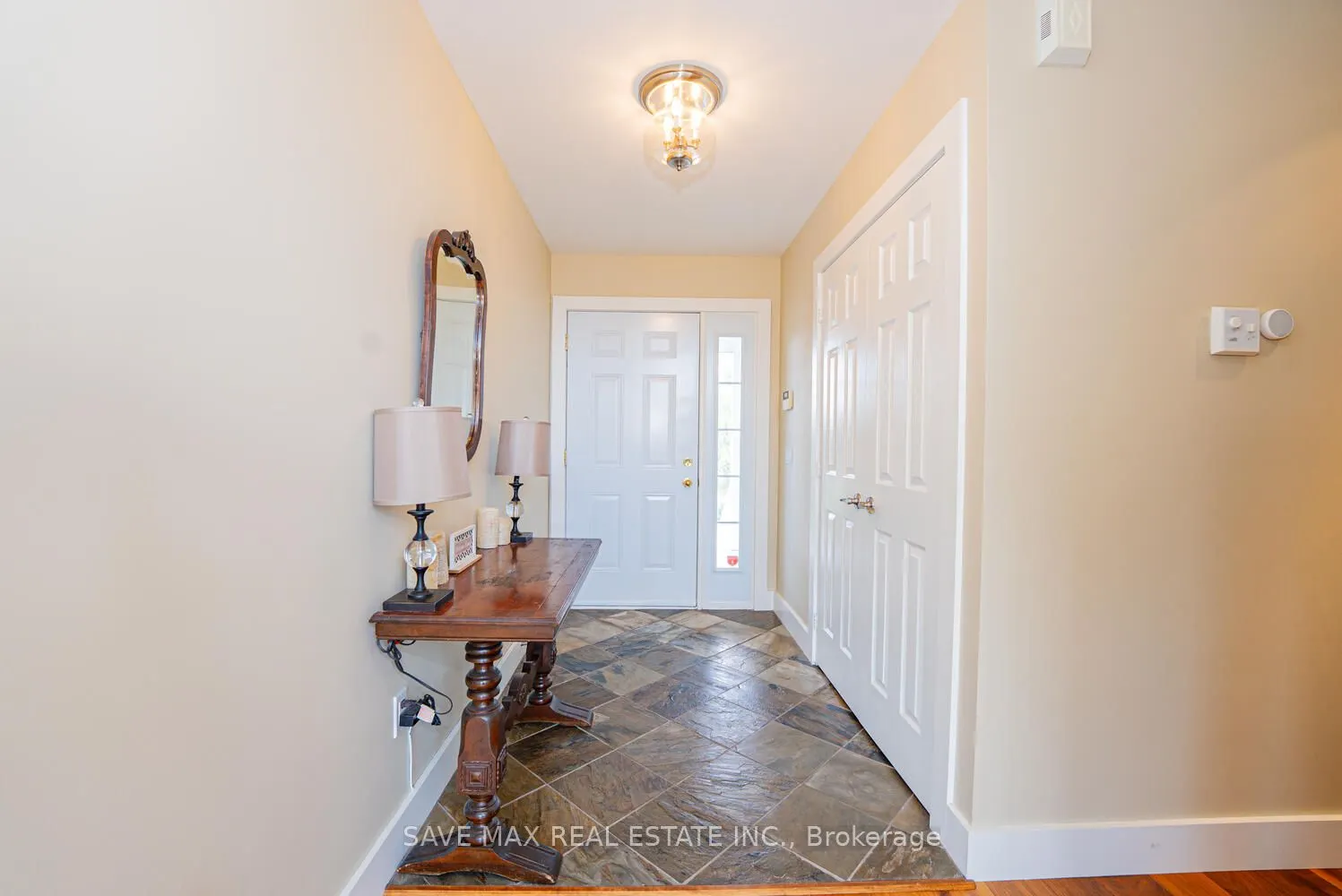 3786 Leo Crescent