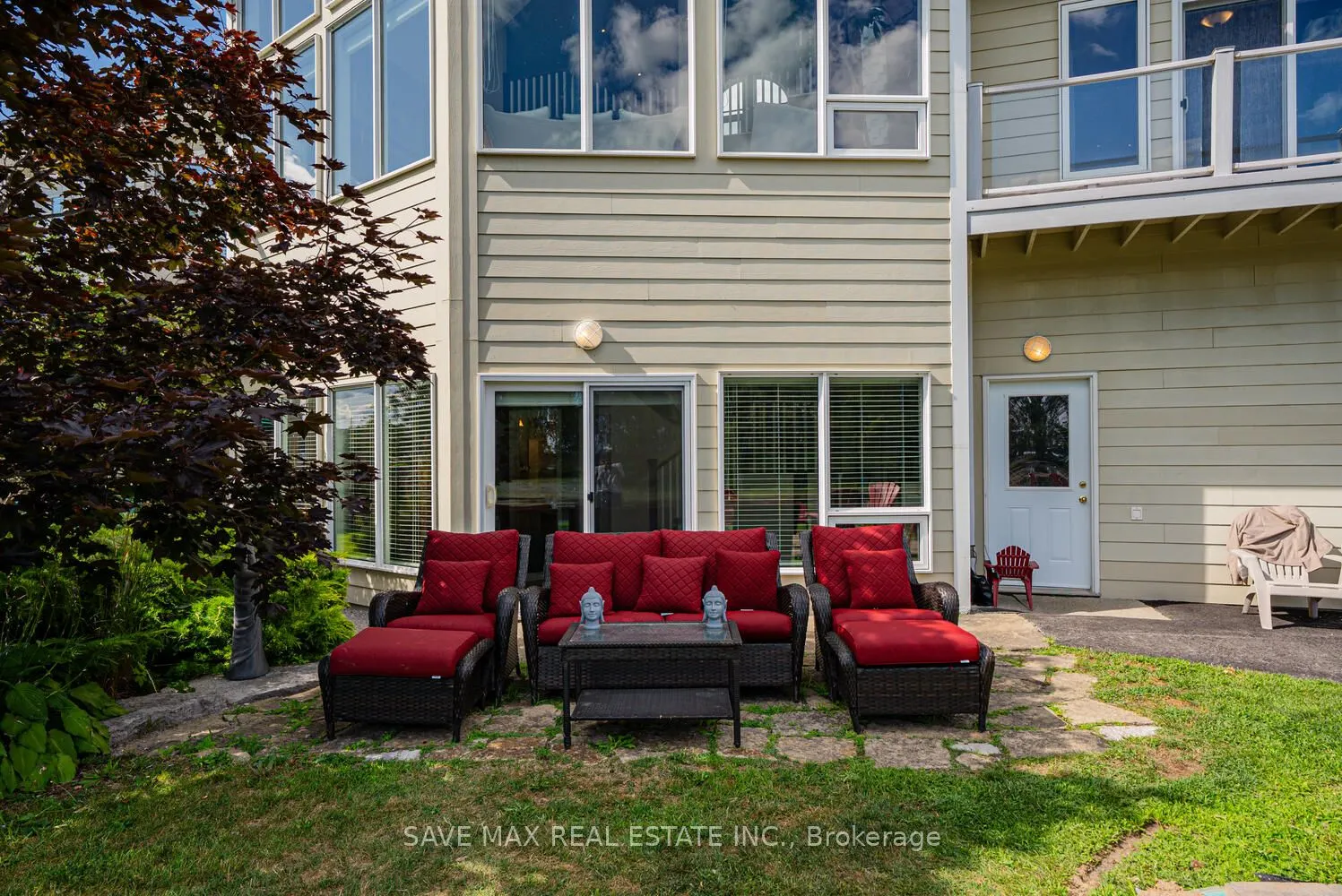 3786 Leo Crescent