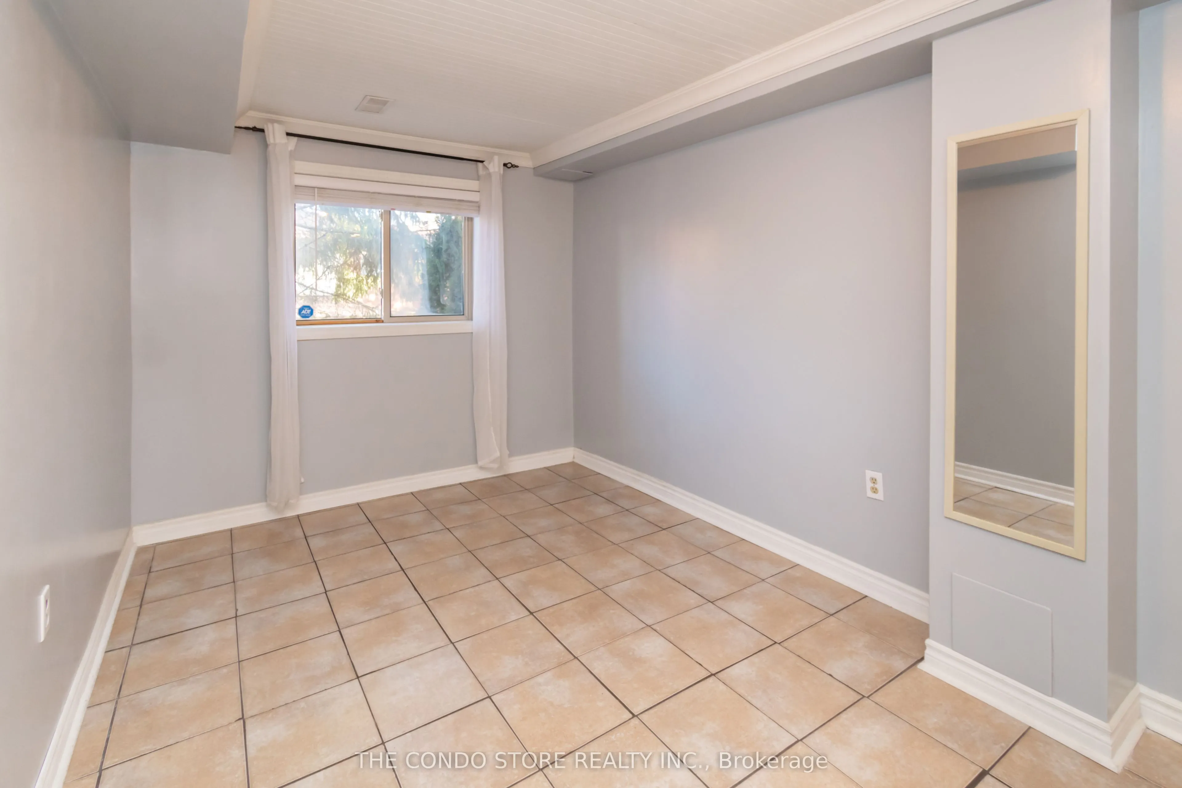10 Sawmill Road, #32