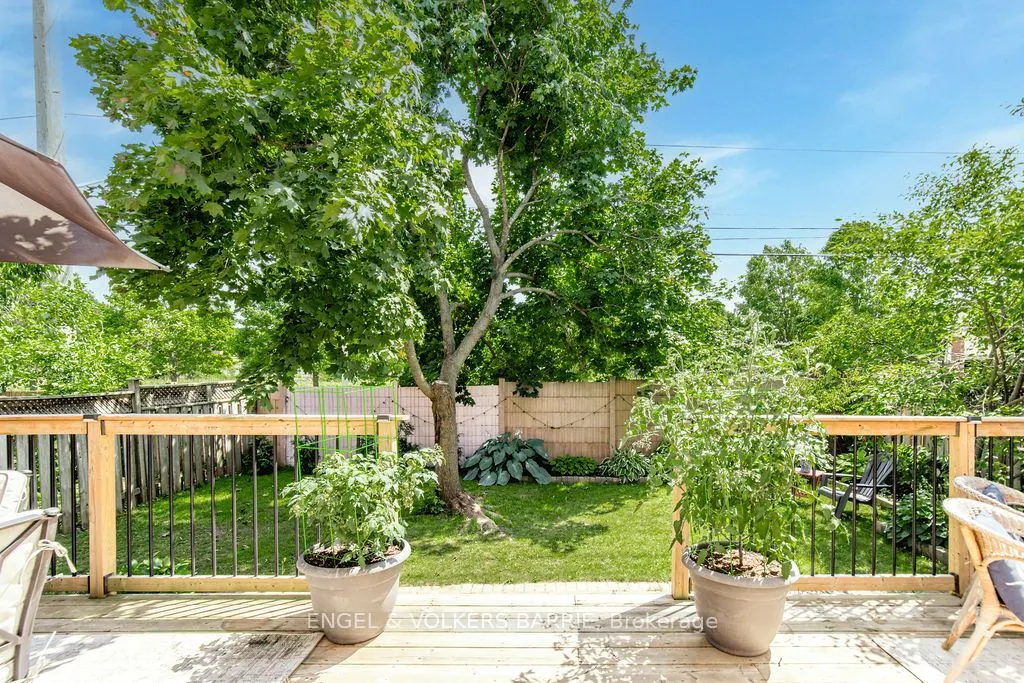 33 Etherington Crescent