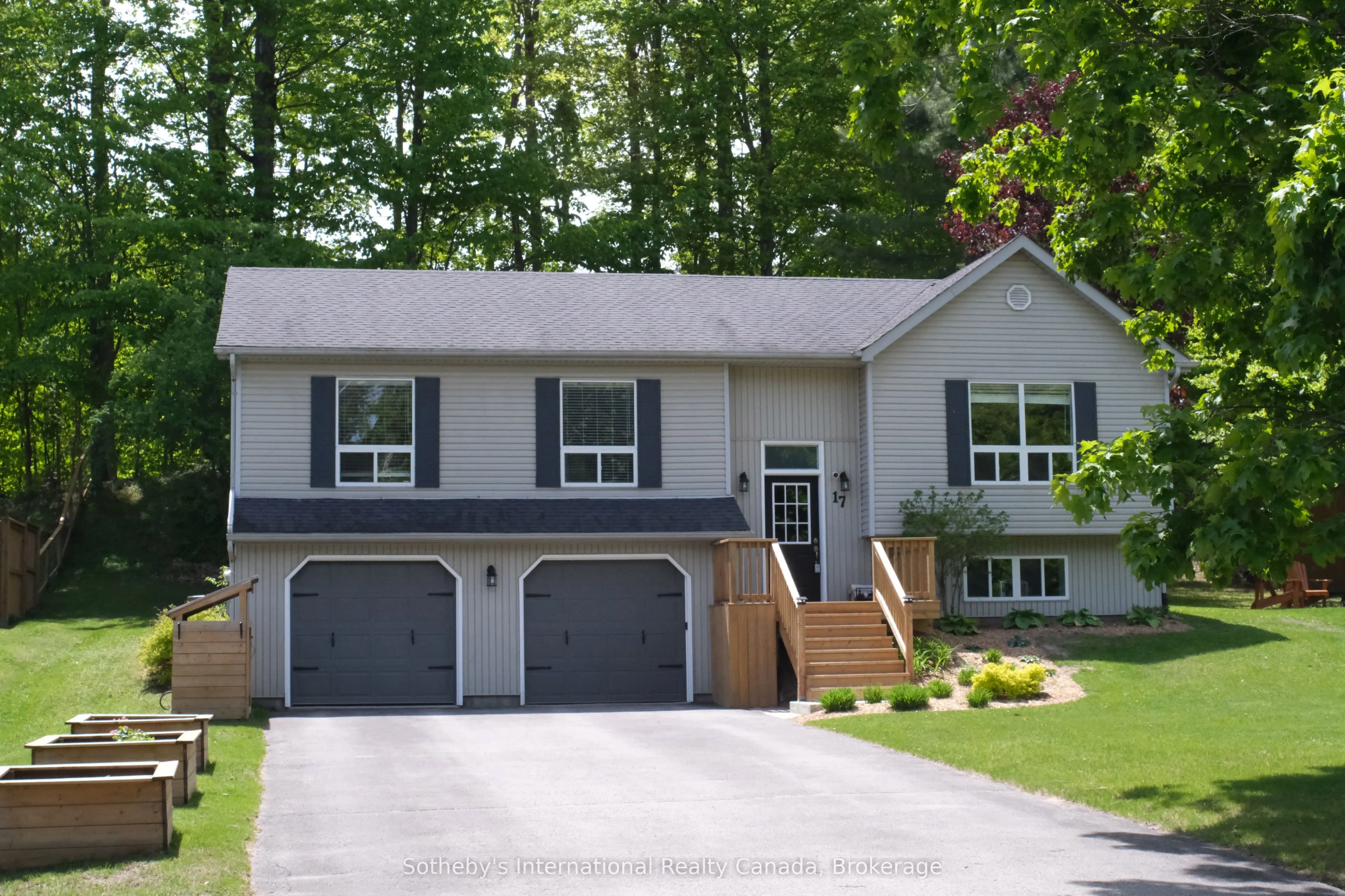 17 Sugarbush Road