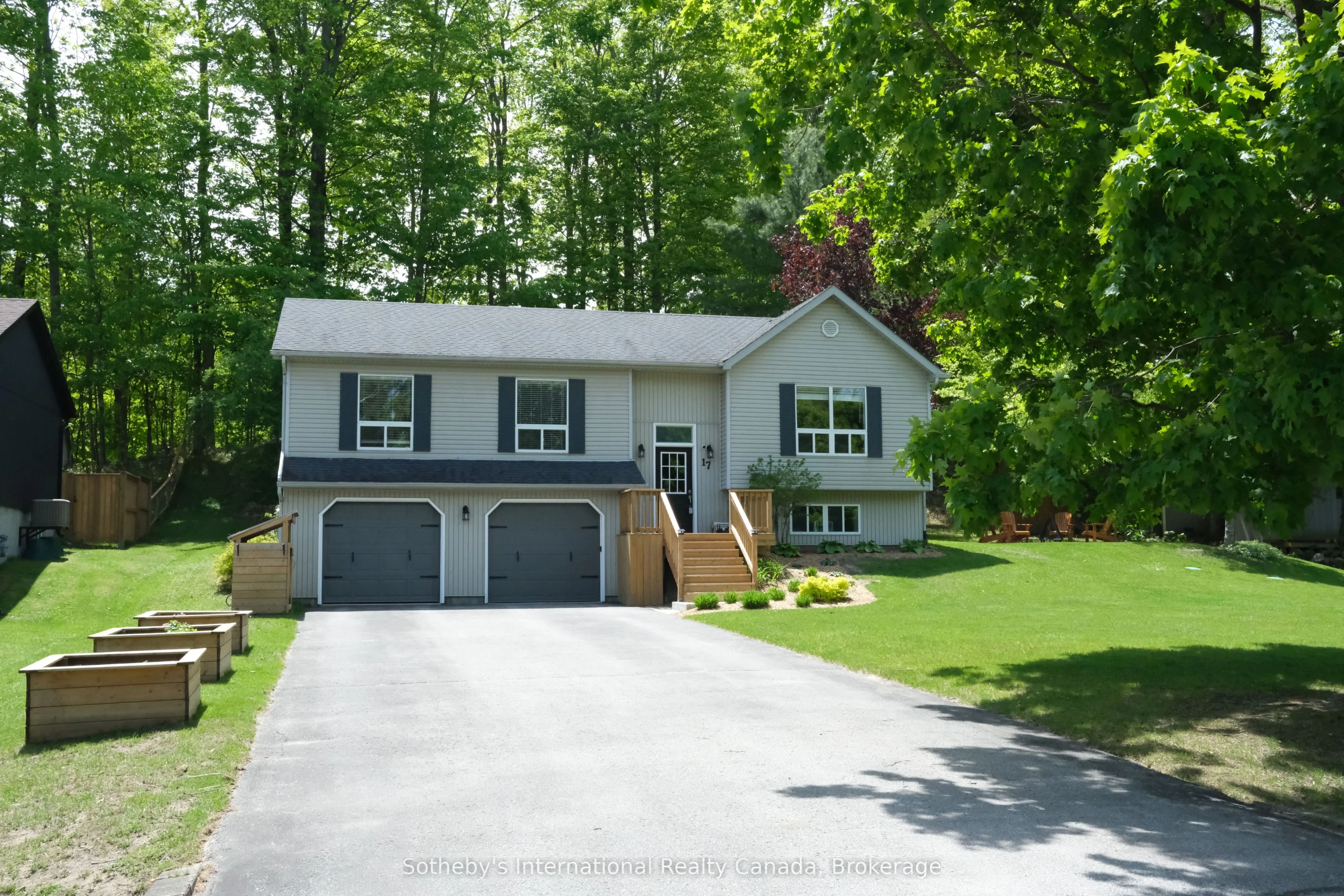 17 Sugarbush Road