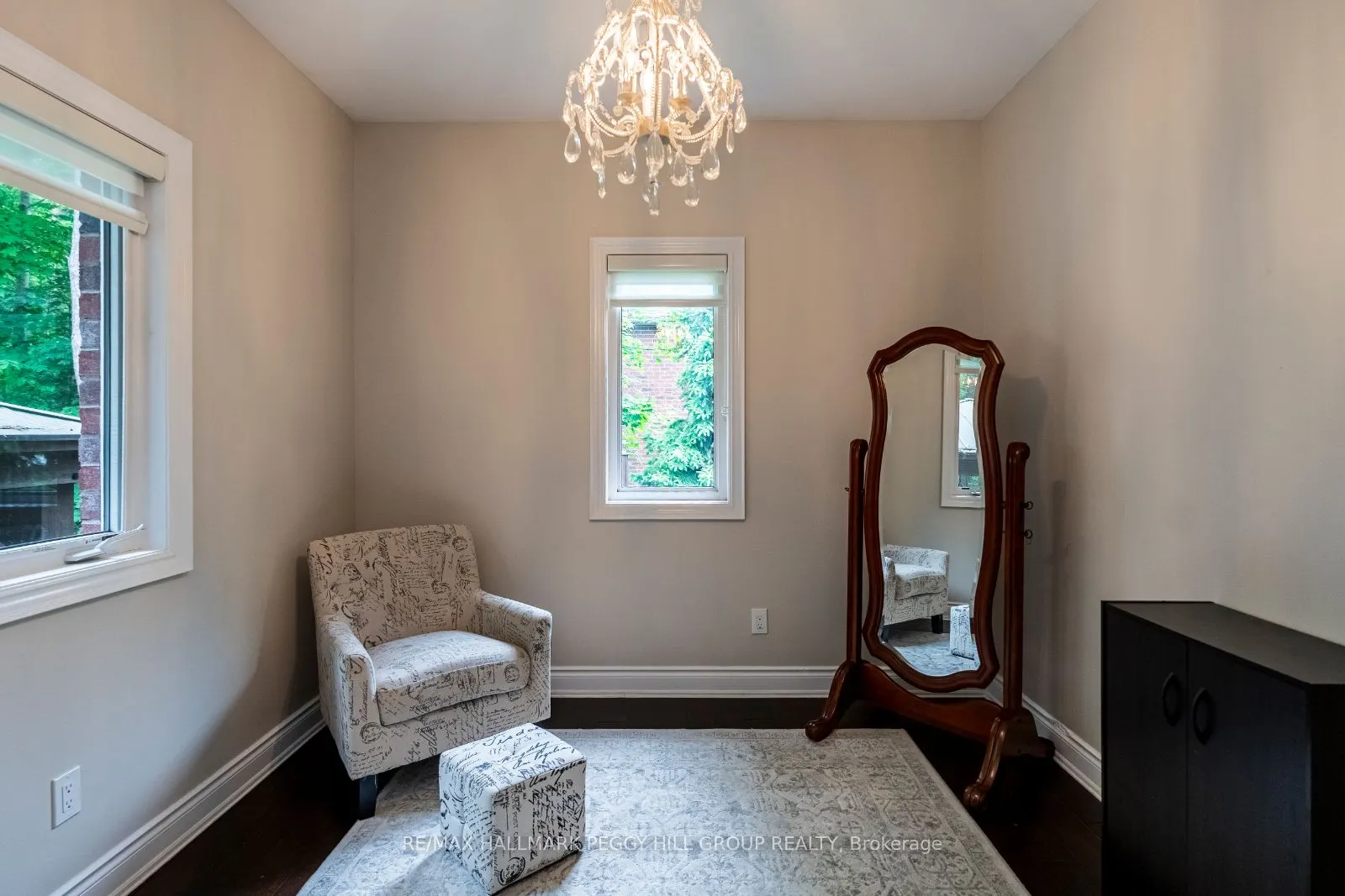 11 Emerald Terrace