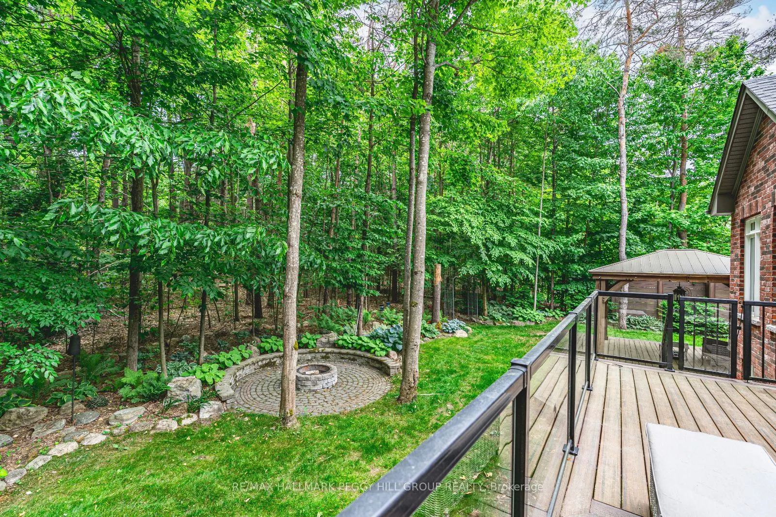 11 Emerald Terrace