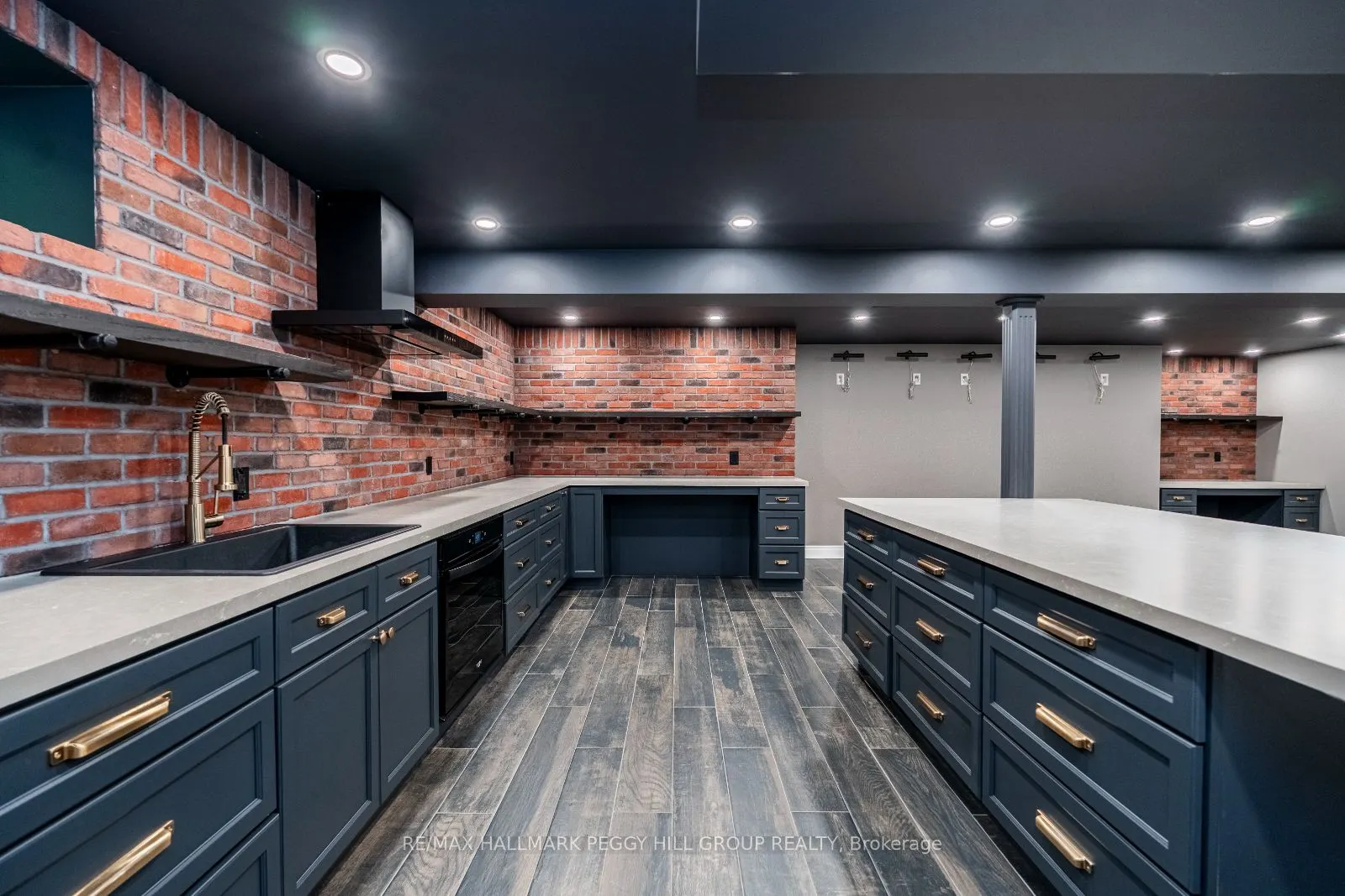 11 Emerald Terrace