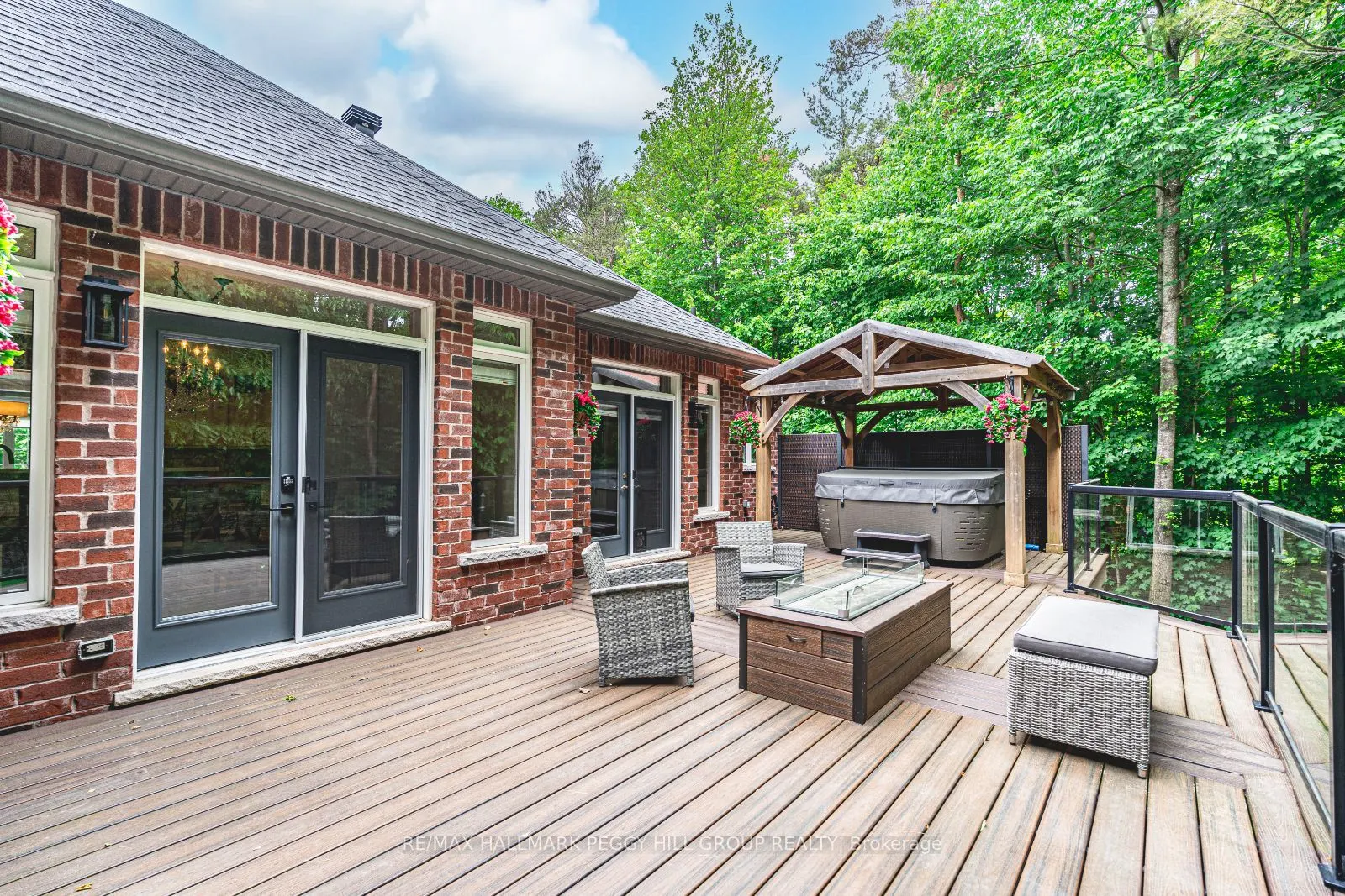11 Emerald Terrace