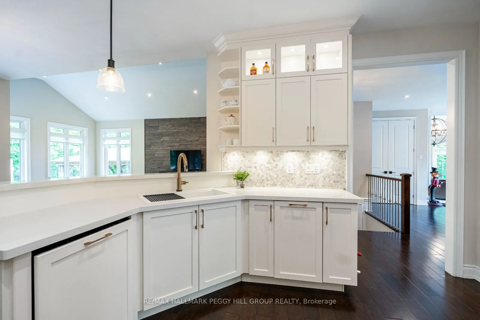 11 Emerald Terrace