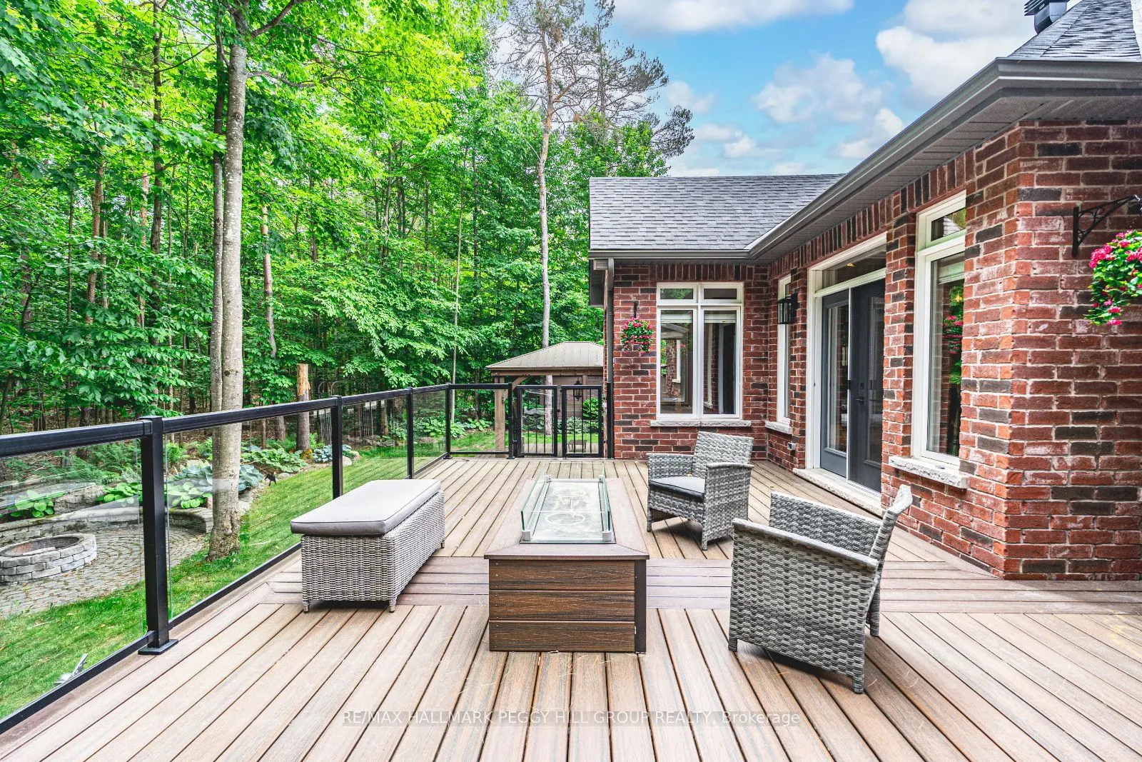 11 Emerald Terrace