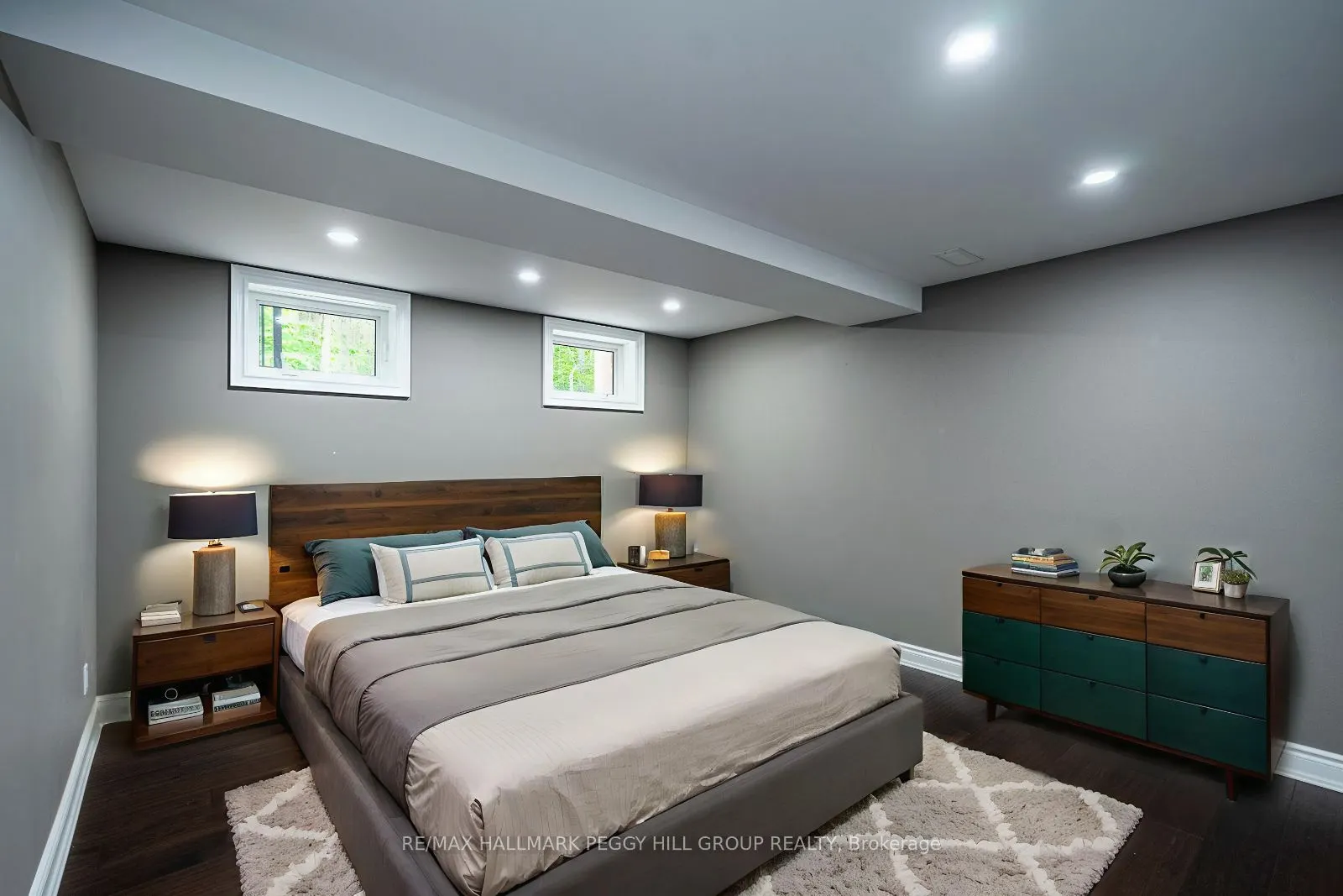 11 Emerald Terrace