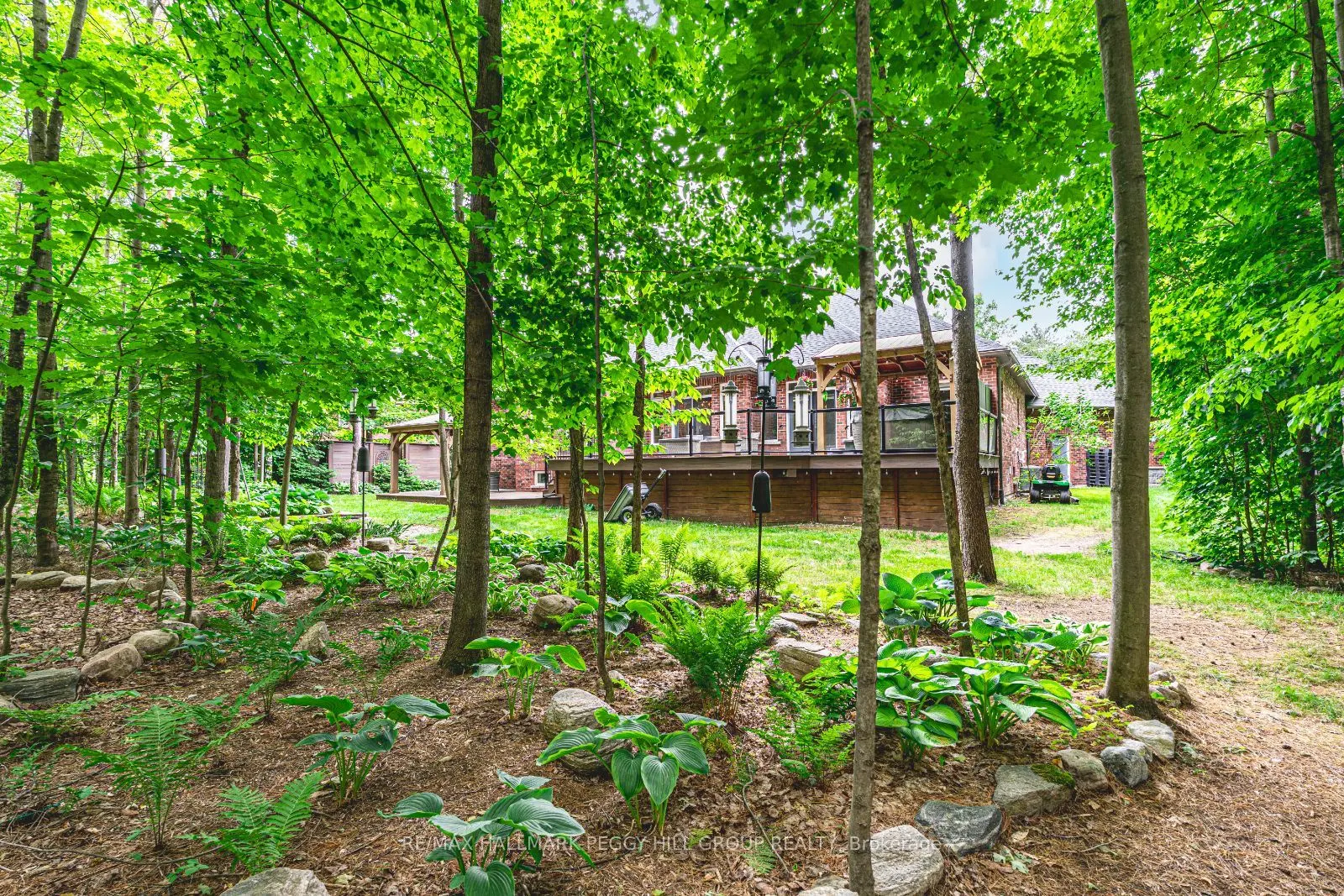 11 Emerald Terrace