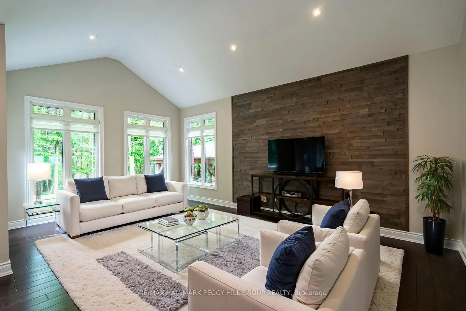 11 Emerald Terrace