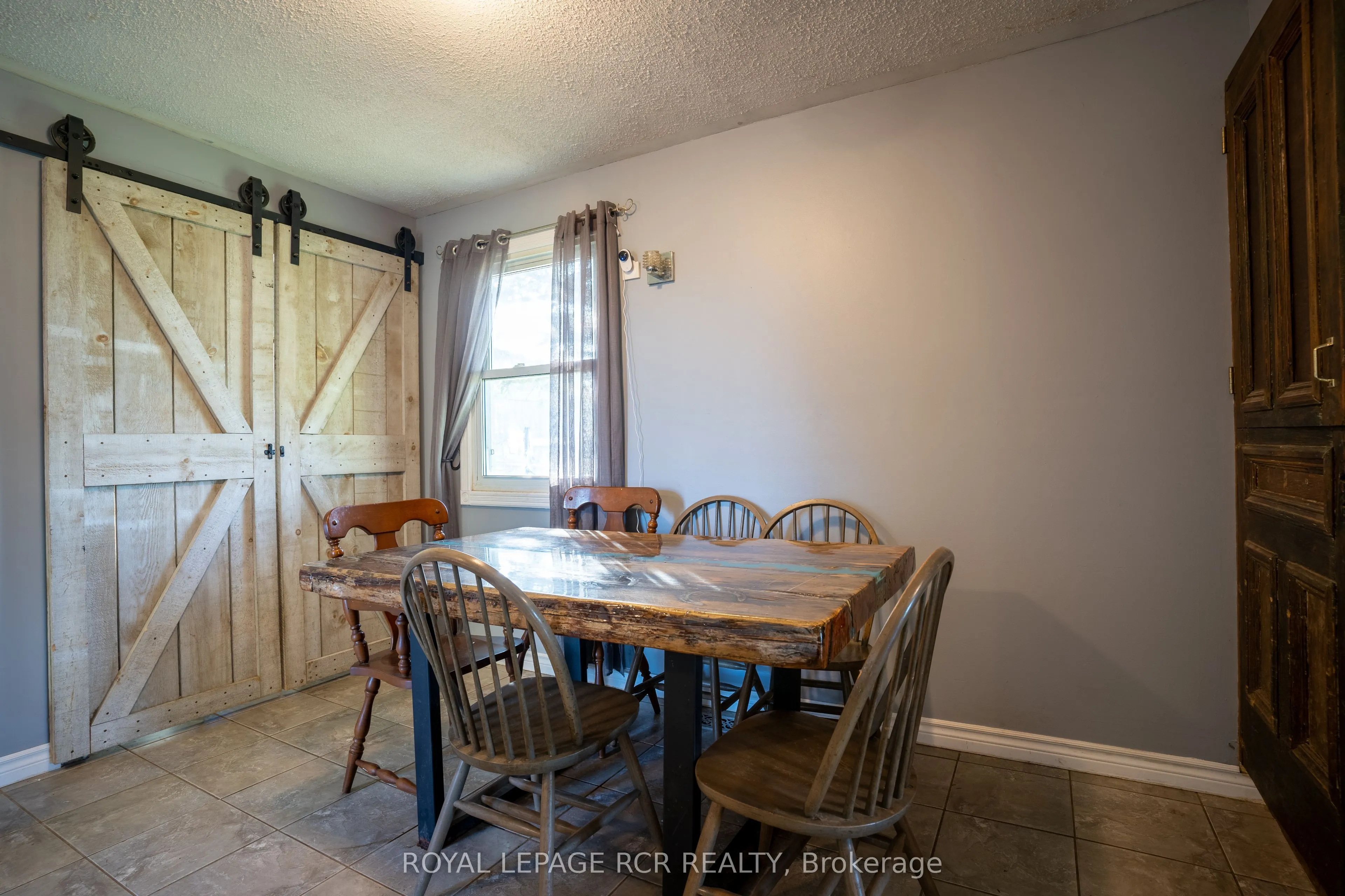 2606 Crossland Road